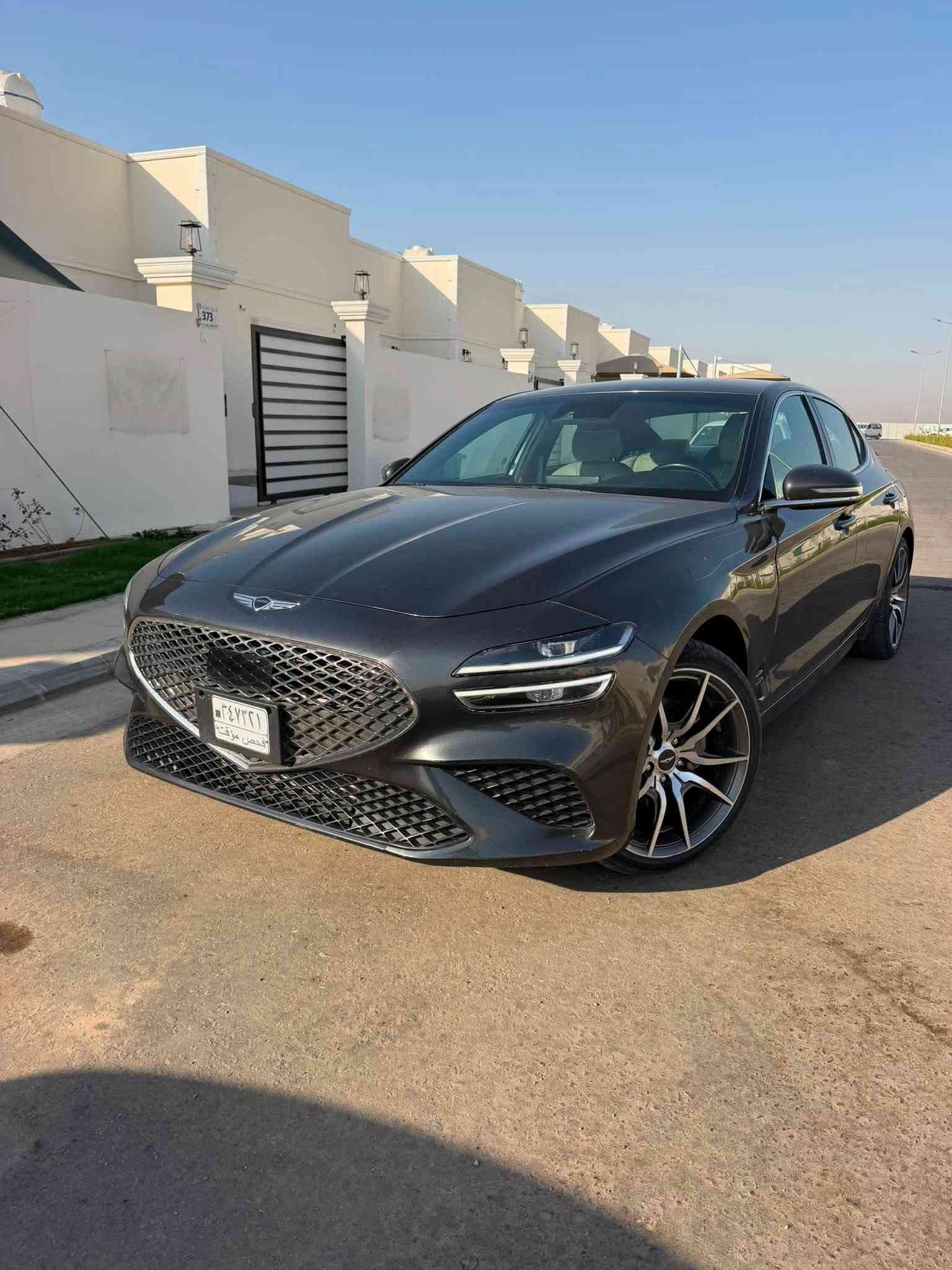 سلام عليكم
جينسيز G70 موديل 2023

محرك اربع سلندر. 2000 تيربو
ماشية41 الف 
حادثها جاملغ امامي  وبنيد مبدل وكاله نفس لون  دعاميه وكاله  وخشم الجاملغ الخلفي

المواصفات

• بصمة تشغيل
• تشغيل عن بعد
• كشنات تدفئة
• ستيرن كهربائي مع هيتر
• 5 وضعيات قيادة
Eco - Comfort - Sport - Sport Plus - Custom

• Auto Hold
• شحن وايرلس
• داخل أبيض جلد 
• شاشة كبيرة
• عدادات ديجيتال
• رادارات أمامية وخلفية وجانبية
• نظام تحديد المسار
• لايت LED أمامي وخلفي
• دخول ذكي مع إنارة ترحيب
• قيادة ذاتية
• مثبت سرعة مع تحديد مسار
• تحذير فتح الباب عند وجود سيارة قريبة
• قطعتين تبريد
• كشن السائق حضن بوضعية Sport و Sport Plus
• ماسحات أوتو 
شراي يتصل 
***********
