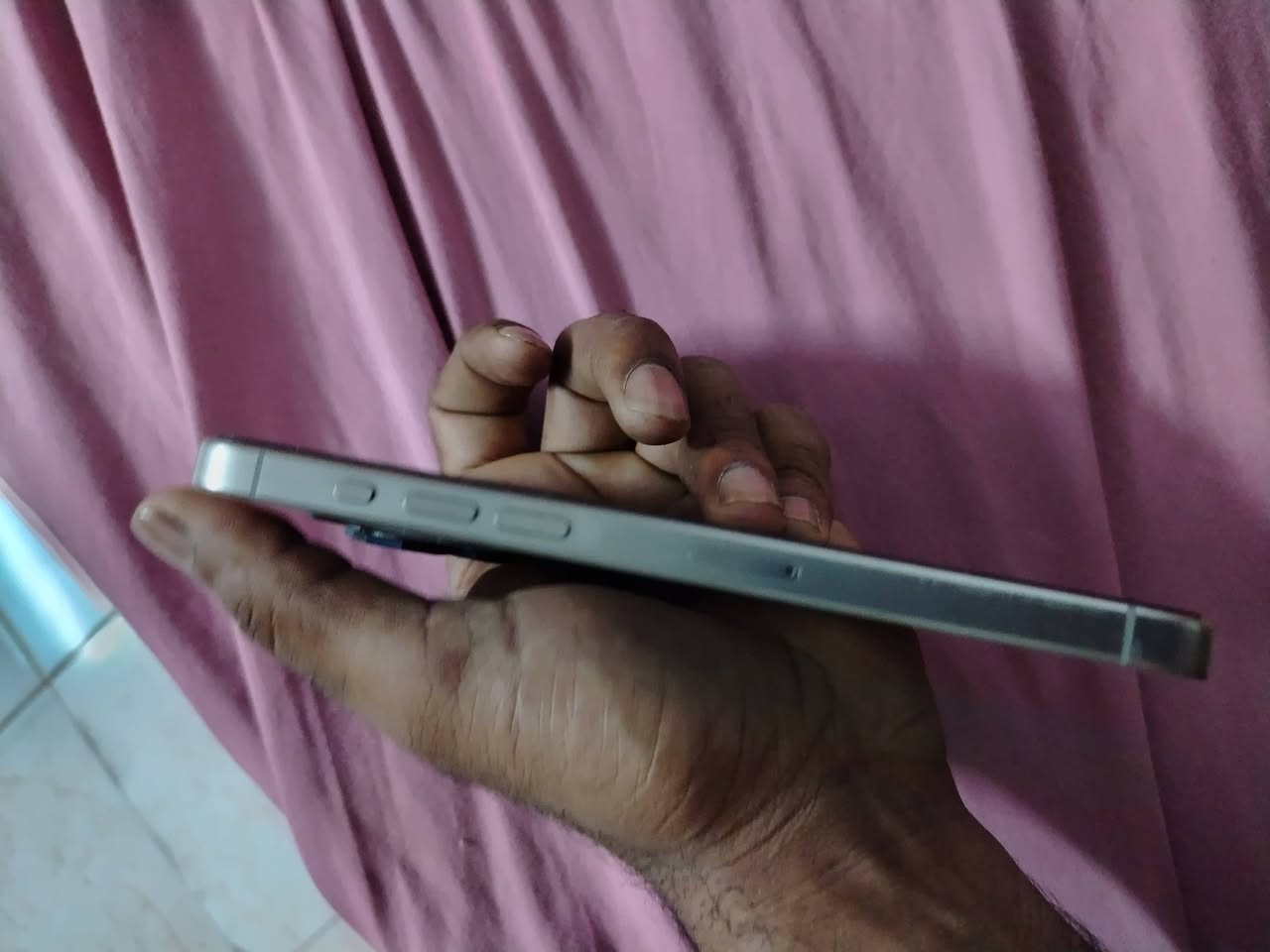 ايفون ١٥ برو ماكس بطاريته ٨٩ ذاكرته ٢٥٦ جهاز شرق اوسط وكارتون موجود......لبيع لجهاز وتر بروف مامفتوح شرط وجهاز كلش نضيف ماعدا هاي كسر بسيط لبضهر تراسلني خاص موجود او تحب تتصل عله رقمي ***********
