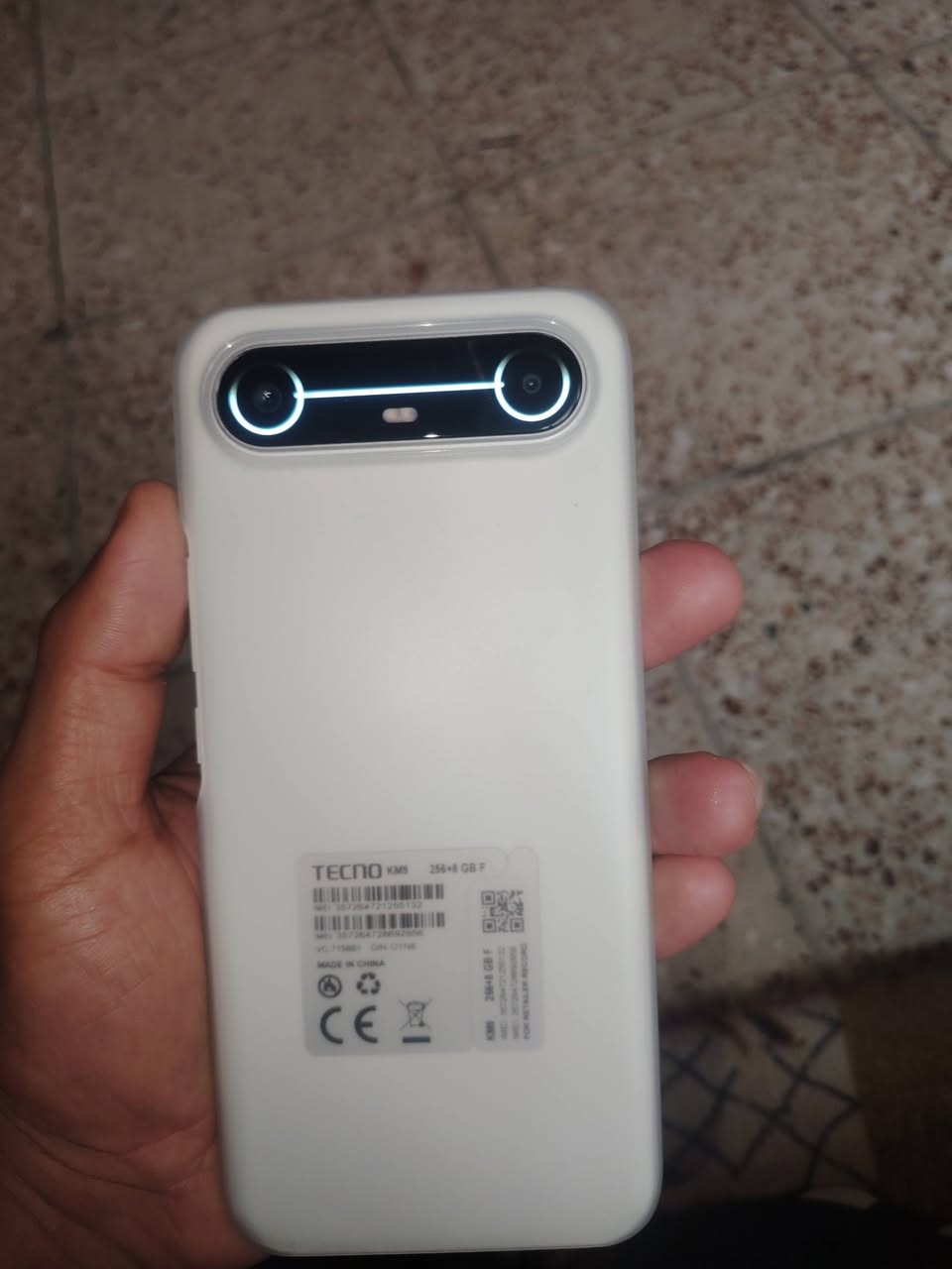 تيكنو POVA سليم 5G • ٢٥٦ • بطاريه ٥١٦٠
