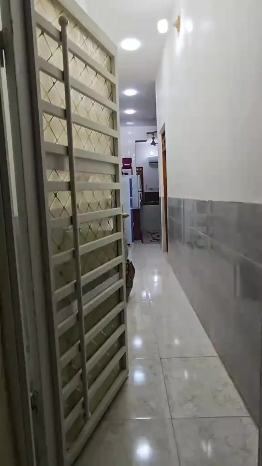 بسسس ب 120 مليون دار للبيع في منطقه مغربه  قرب شارع 20 ( شارع مطعم أبو عفاف ) 100 متر طابق واحد صب كونكريت غرفه نوم وصاله ومنور وصحيات ومطبخ واستقبل وطرمه وصاله كبيره في الطابق الثاني للاستفسار *********** ☎️ #عقارات  #قطع_اراضي  #عقار  #بيع_و_شراء_عقارات #الشعب_الصيني_ماله_حل😂😂 

