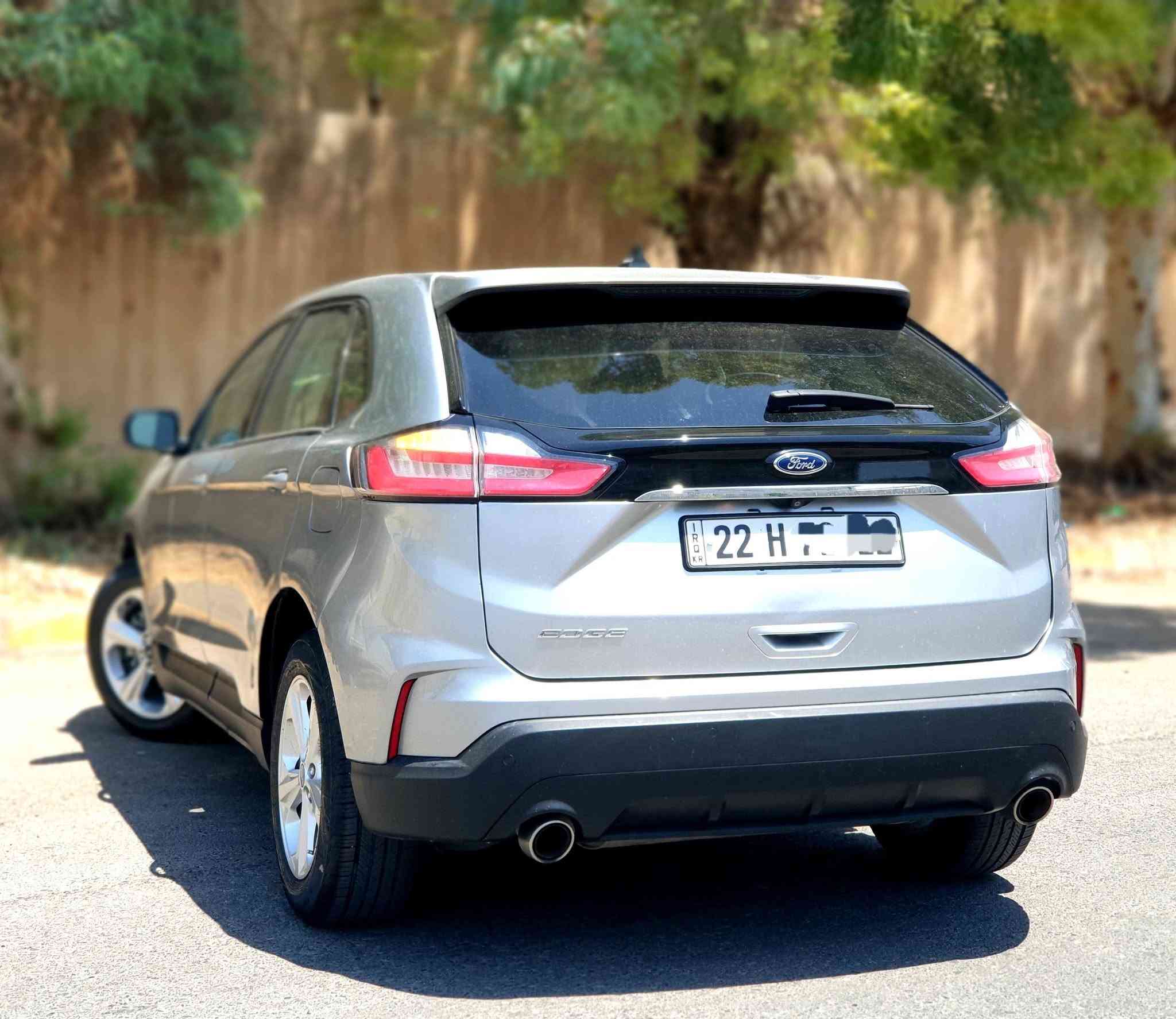 FORD EDGE  
مودیل 2020
5 قطع مصبوغ بدون دواخل ( صفحة جهة سائق + بونیت)
ایرباگ ستیرن و برده سیستم
محرک 4 سلندر تیربو ، مامفتوح بشرط
دبل اکسل اوتو
كامیرا و شاشە ئایباد
بصمة تشغیل
بریک بصمە
AUTO START - STOP
رادار خلفی و امامی
رادار خطوط شوارع
رادار مانع اصطدام
حساسات
فتح جامات عن طریق ریموت
کود بالباب
تحکمات ستیرن فول
شفتات بالستیرن
لایت اوتو
لایتات فول LED 
کیر ـ محرک ـ تبرید ـ تحویل بشرط
سعر : 125 ورقە و مجال قلیل
مکان السیارە : اربیل
***********
واتساب + فایبر
