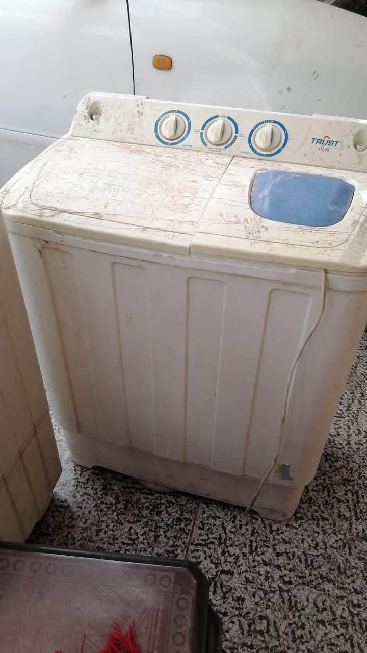 كلمن وسعره

واتساب 

***********
