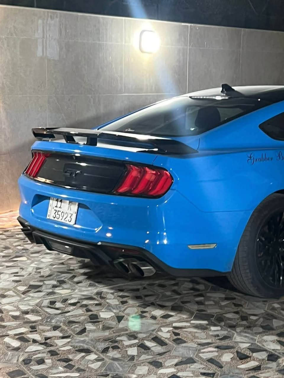 GT 2022 Premium 
5000cc 
گير 10 نمر
فول شاشة ديجيتال بلادية و اكتف كزوز بلادي وكالة مو عمل 
مقاعد تسخين و تبريد و خزن مقاعد 
كامرا و رادارات جانبية و خلفية
ماشية ٣١ الف ميل
صبغ قطعتين 
صوره الحادث و بقية تفاصيل و السعر واتس اب 
***********
مكاني اعظمية بغداد, العراق
