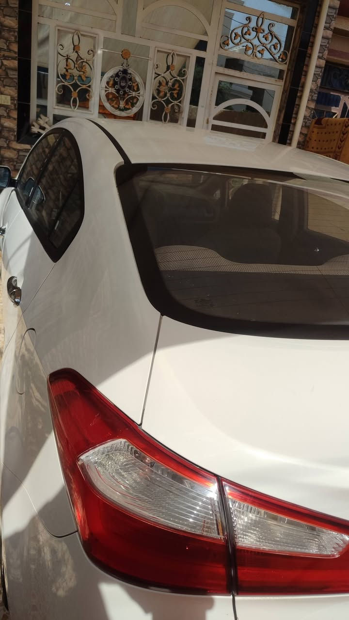 السلام عليكم سيراتو للبيع ٢٠١٤ رقم بابل سنويه ٢٠٣٠ بيها ربع بنيد وبيها بارد قليل كهربائيات باتري كير مكينه تخم تاير سياره خير من الله السعر ١٠٥ وبيها مجال حله مركز المدينه الإتصال ***********
