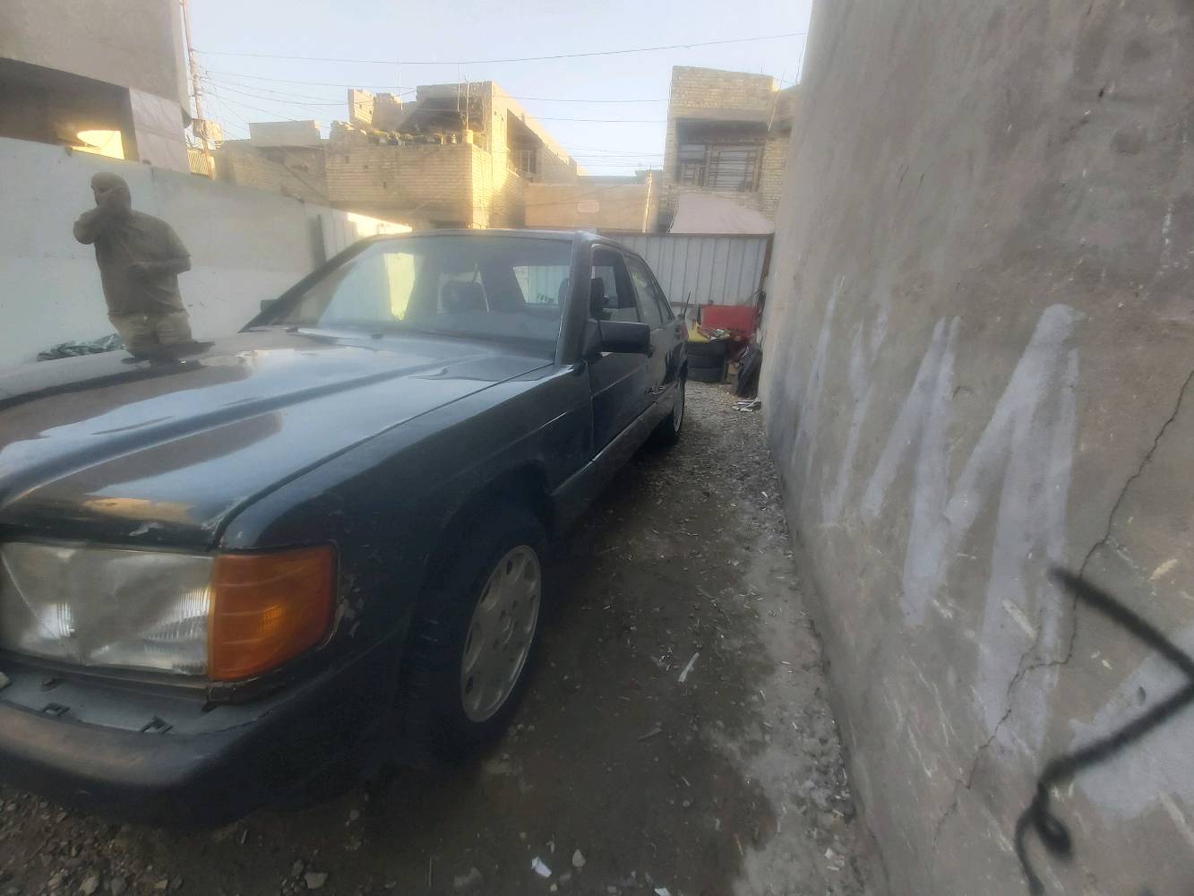 سلام عليكم مارسيدس موديل ١٩٨٧سياره لا بئس بيه حلو محرك بلادي سياره بلاديه تجي وشوف بعينك احسن ما اكلك شكل وتشوف شكل سعر ٣٤ وبيهة مجال عنوان بغداد زعفرانيه