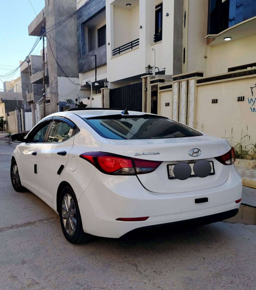 ELANTRA 2016 خليجي
محرك 18 شرط
كير شرط
ماشيا 188الف 
مواصفات فول عدا البصمه 
ضرر ضربه بالحوض بالبداية
بدون شواصي
وصبغ جاملغ وقبغ صندوك
وبيها بارد بالجاملغ الأمامي 
للتواصل
***********
