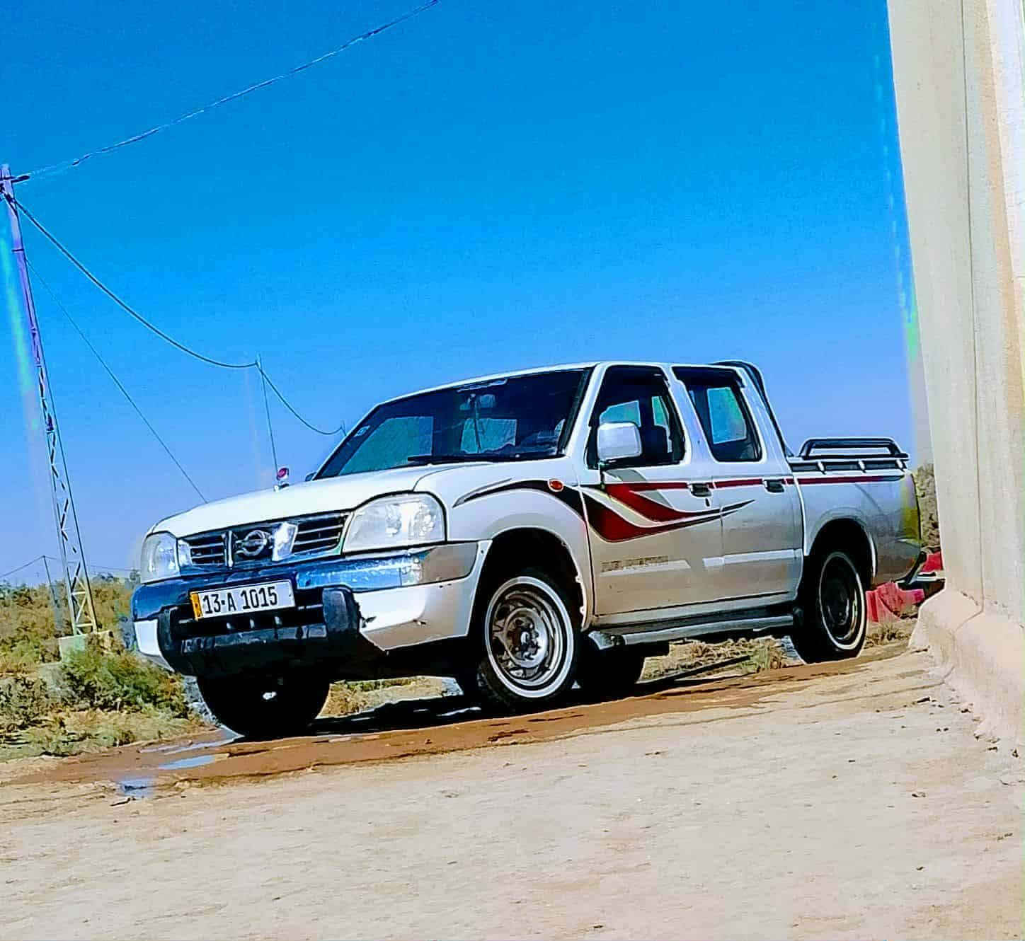 نيسان 207. 
سياره جاهزه الف ماتصرف عليه مراوس بستاركس

***********
