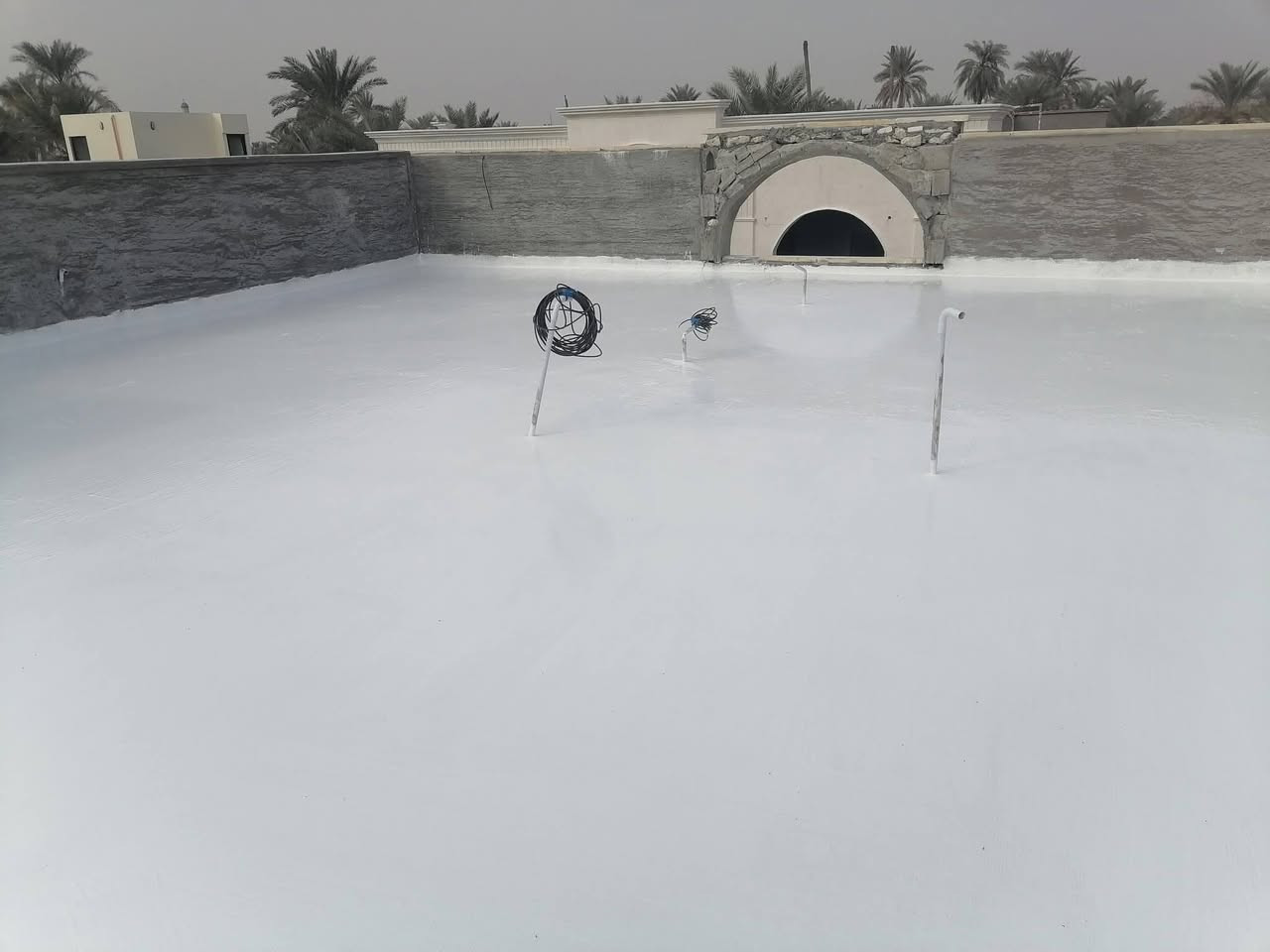 تجهيز سطوح بعمل الماده العازله عن تسرب الماء و الرطوبه وعازل للحراره قبل بدايه الشتاء 
شغل ضمان للتواصل ***********   أو خاص
