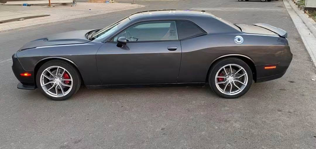 جالنجر 2018 SXT 3600 السياره ستوك على وضع الشركه ماملعوب بيها ابد رقم بغداد الدولي باسمي شخصيا هزه جديده 
ماشيه 93 الف
تخم ويل ديمون طامس تخم تاير
صدر امامي خلفي مبدل جديد 
لايتات ودعاميه جدد
تبريد منضومه جديده 
 مكينه كير كله مكفول
5 قطع صبغ فقط شرط السونار وصور الحادث بالمنشور

سعرها 136$
مكاني بغداد البلديات***********

نص مكتوب في الصور:
- BidFax.info