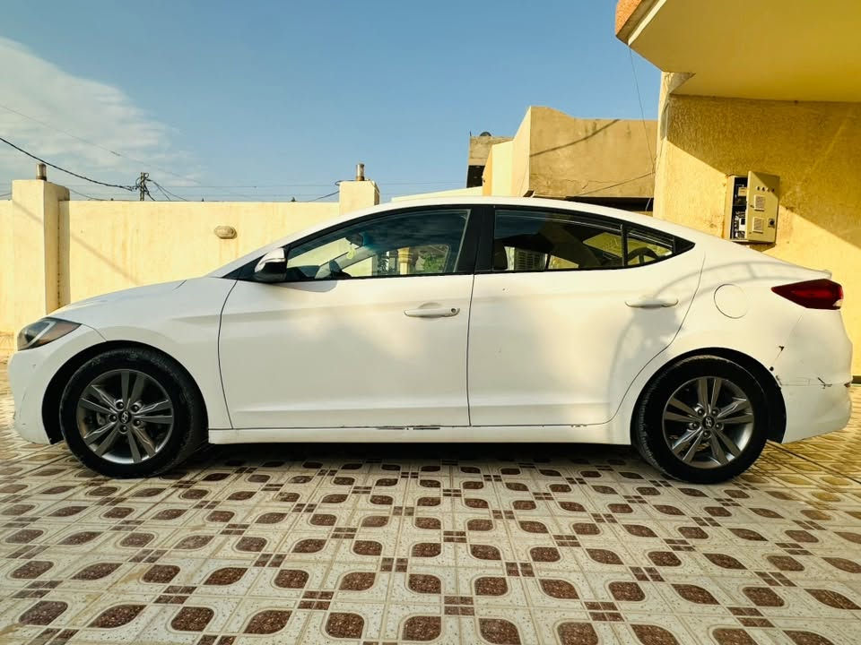 السلام عليكم النترا 2018  رقم بغداد شبه مميز ضرر بسيط كما موضح بالصور  الموصفات نص فول الاستفسار الاتصال  
***********

نص مكتوب في الصور:
- HD View