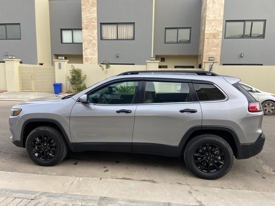 شيروكي بزون • ٢٤٠٠ سي سي • رقم اربيل