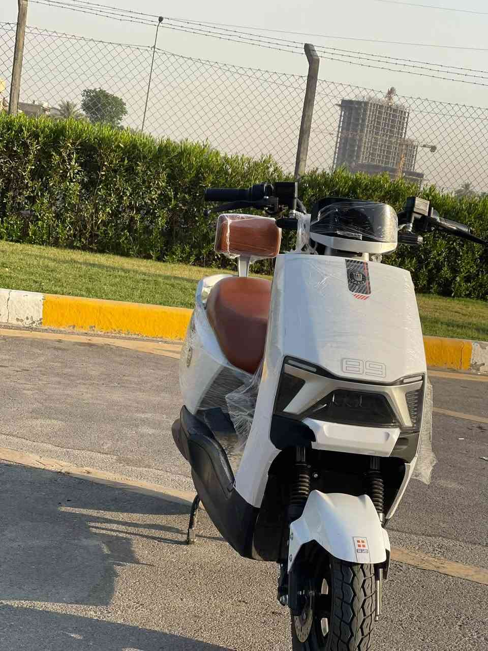 سلام عليكم عندي دراجه الملكه لبيع او  مراوس صارلي تلث اشهر من ماخذه بعده جديده مابيه نقص بس بيه شويه كسر بل كفر  الامامي  مكاني بغداد لغزاليه 

‪***********‬
