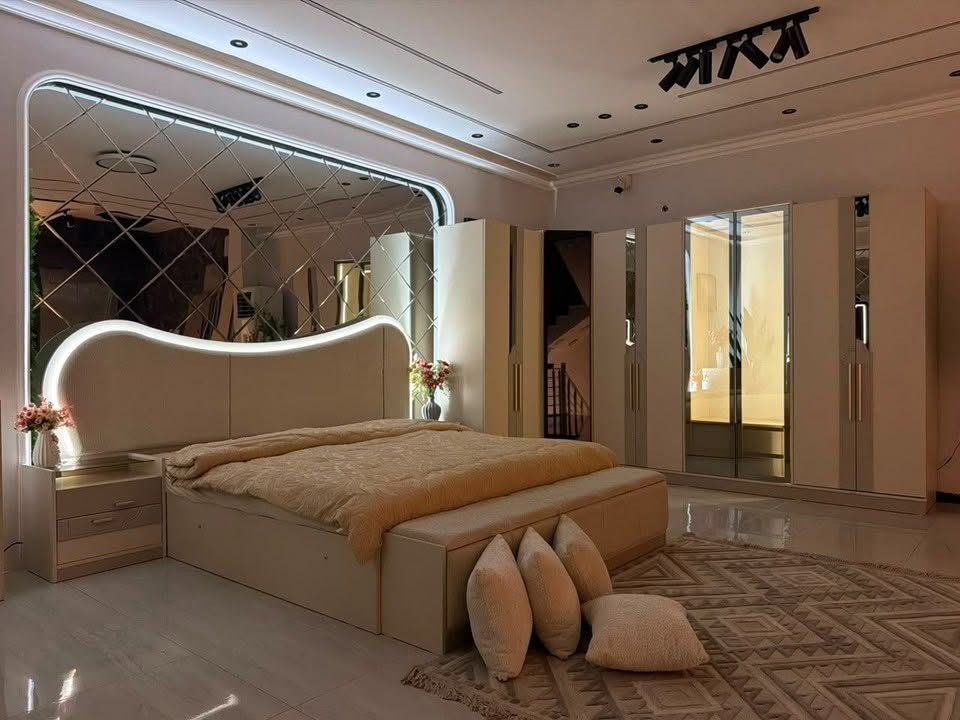 *تم وصول موديل ,ٍرؤى*
*زاويه 11قطعه*
*كنتور كامل ٥٠٥سم*
*تقاطيع مختلفه*
*مجرات داخل الكنتور*
*اناره بالسرير*
*اناره بالميز تواليت*
*سرير مخزن*
*شازلون مخزن*
*ابواب هايدروليك*
*مصنع اصلي وليس تقليد*
*بسعر مليونين 300
للاستفسار واتساب ***********
