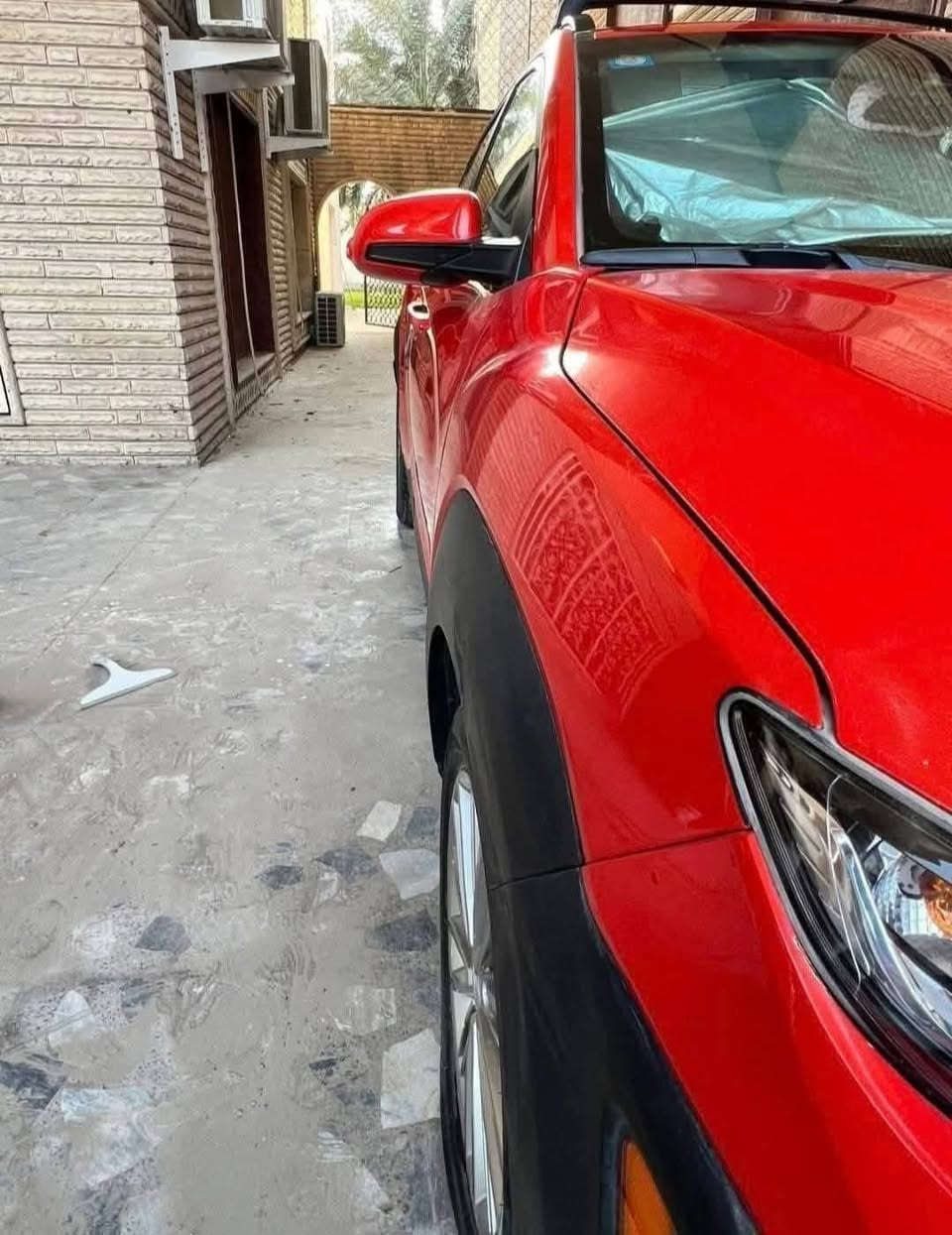 السلام عليكم
هوانداي كونا نظيفة جدا  للبيع فقط 
موديل ٢٠٢٠ 
رقم بغداد لون برتقالي ( غير محدد )
وارد أمريكي 
محرك 2000 دوش 
كير AT 
بصمة تشغيل وابواب 
رادار جانبي كاميرا دواره 
مرايات تحكم كهرباء
 دفع رباعي 
شاشة كبيرة كار بلي توقف ذاتي تحكمات ستيرن داخل اسود
تدفئة كشنات 
مانع انحدار نظامين قيادة سبورت وعادي 
تحديد مسار 
صدر جديد وتايرات جديدة
ماشية 53 الف ميل فقط 
حادثها جاملغ عكس السايق 
ايرباك الدركة طاك وبيها صبغ ٣ قطع وتقريرها مرفق
 واللغود والشاصي سليم 
سيارة نظيفة  وشرط الفحص 
المبلغ  ١٢٥ورقة قابله للتفاوض
#موقع السيارة بغداد ، ورقمها بغداد
للاستفسار / *********** ( يوجد واتس )
ملاحظة // يرجى #عدم التواصل خاص على الفيس  كوني مكلف بالنشر فقط 🙏🙏
