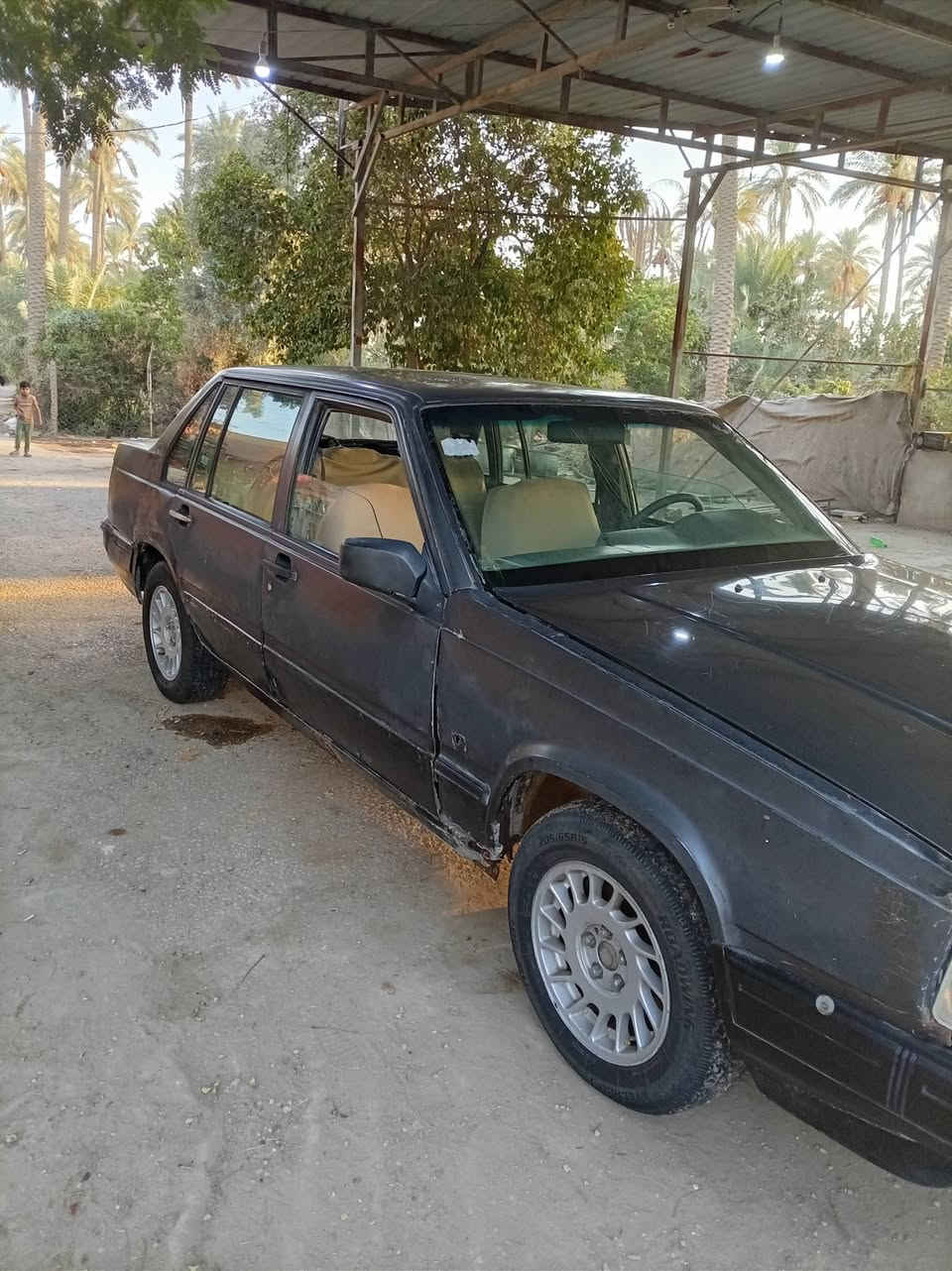 للبيع محور ففتي سنويه 30 موديل 93 مداور ثاني السعر 25
***********
