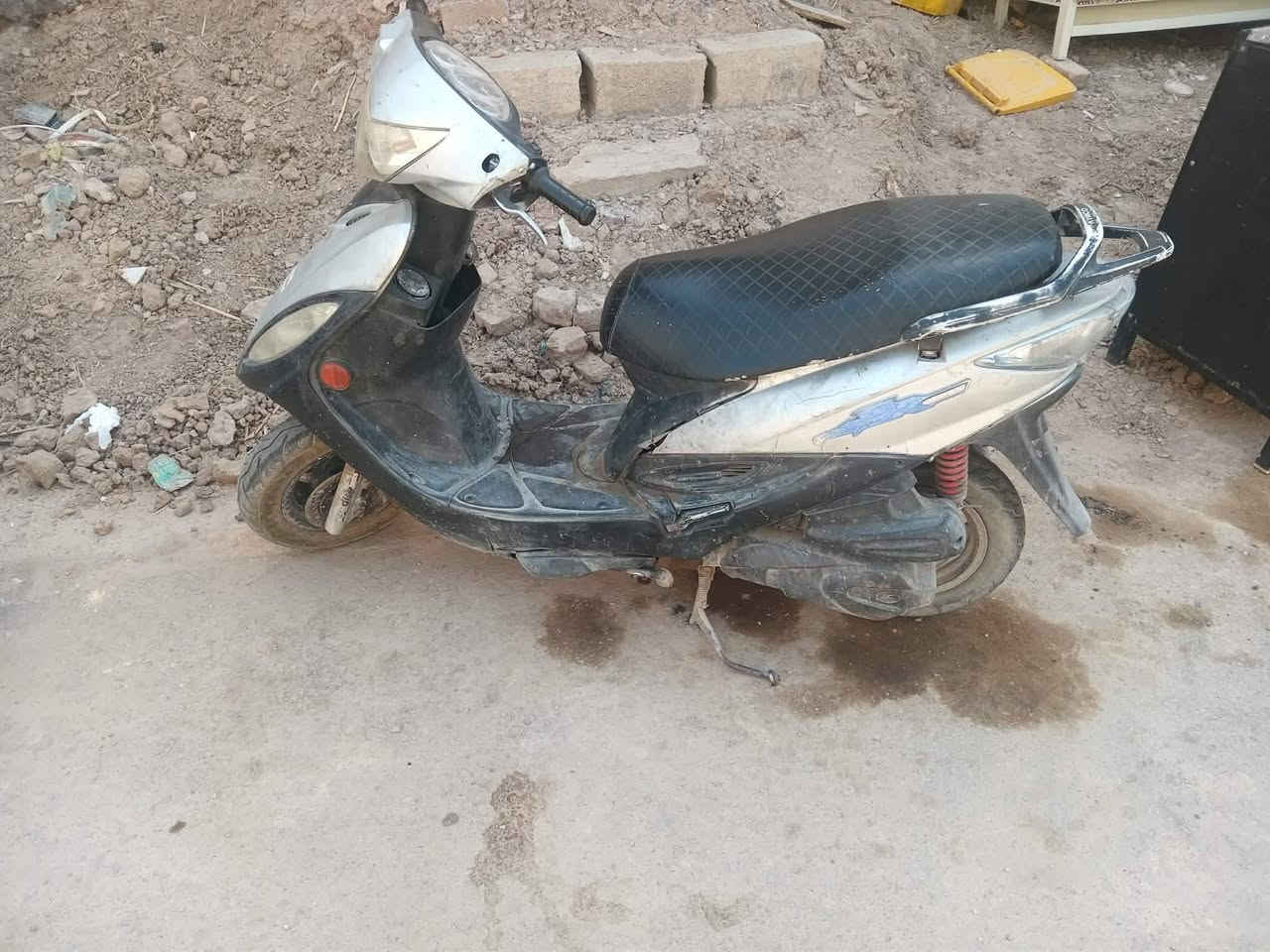 كامكو جيفور لبيع جهزه من كلشي ب٣٠٠ بيه مجال لشراي ***********
