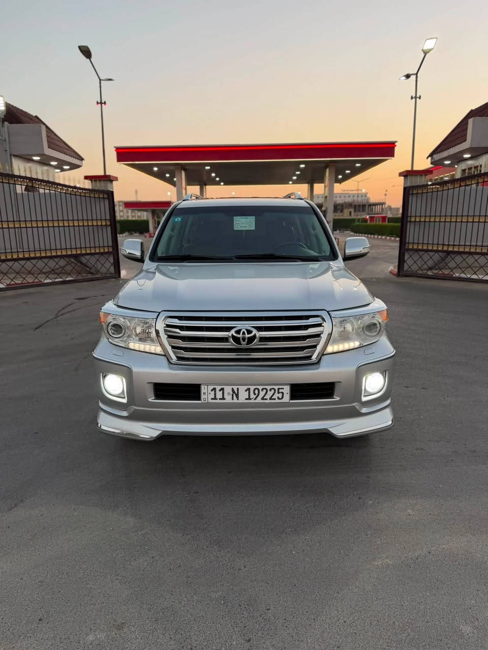 السعر 278🌹
بيع او مراوس بأقل

لاندكروز 2014  فكسار  VXR بريم اصل فول مواصفات ( مواصفات لكزس )جكات هيدروليك

ماشيه 155 الف km حقيقي شرط

السياره طلب خاص من النوادر 
محرك المرغوب 4700  / VXR 

 قم بغداد انكليزي بأسمي هزه وفحص كله جديد 
مشروع وطني بأي محافضه تتحول

مواصفاتها اذ اعدها متخلص 
فوول شنو بالك مواصفات بيها 

اخوان السياره مكفوله من الصبغ والفتح والتبديل 
بيه كرتات جوه الخطه والسونار موجود بلصور 👇
وتفحص وين ميعجبك

السياره جديده ونضيفه وبدون نقص 
وبلعافيه ع الياخذها🌹

محرك وكير وحداده ع وضع الشركه
تخم تاير جديد قبل اسبوع شديته دنلوب ياباني

السعر 278🌹
بيع او مراوس بأقل

***********
مكاني النجف الأشرف / الكوفه
