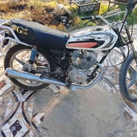 دراجه للبيع جني سي جي عدل بسعر 250 التواصل على الرقم 07780233957