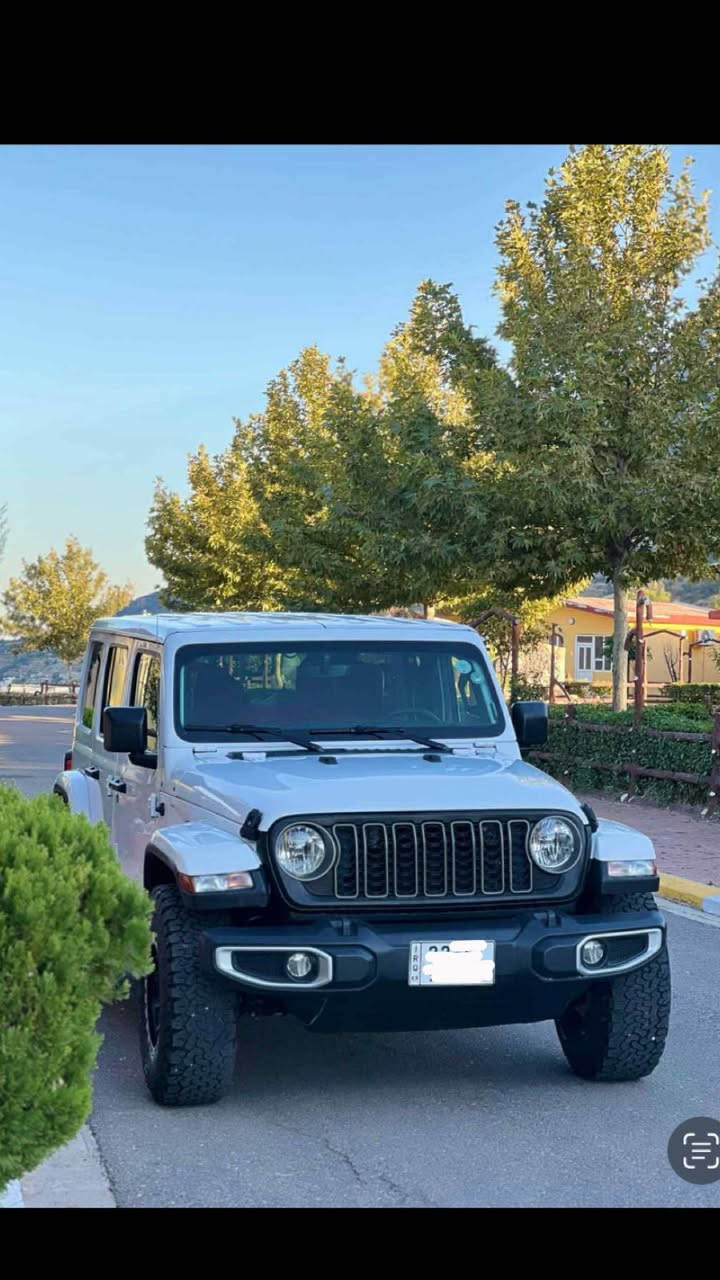 Jeep Ranglar (SAHARA) 2023
جیب ڕانگلر فوول مواسەفات ٦ پستن کوشین چلد ناو سۆر سوکان ڤۆڵیۆم شاشە گەورە گێڕ تۆماتیك و عادی دەبڵ ئەکسل ٢٩ میل ڕۆیشتییە
سەیارەکە یەک بستی تعدیلە بێ ژۆرێ بێ إڕباگ
گێڕ و مەکینە بە شەرت
بە ناوی خۆمە هەموو شتی نووێیە
شوێن هەولێر
*********** أربيل, العراق
