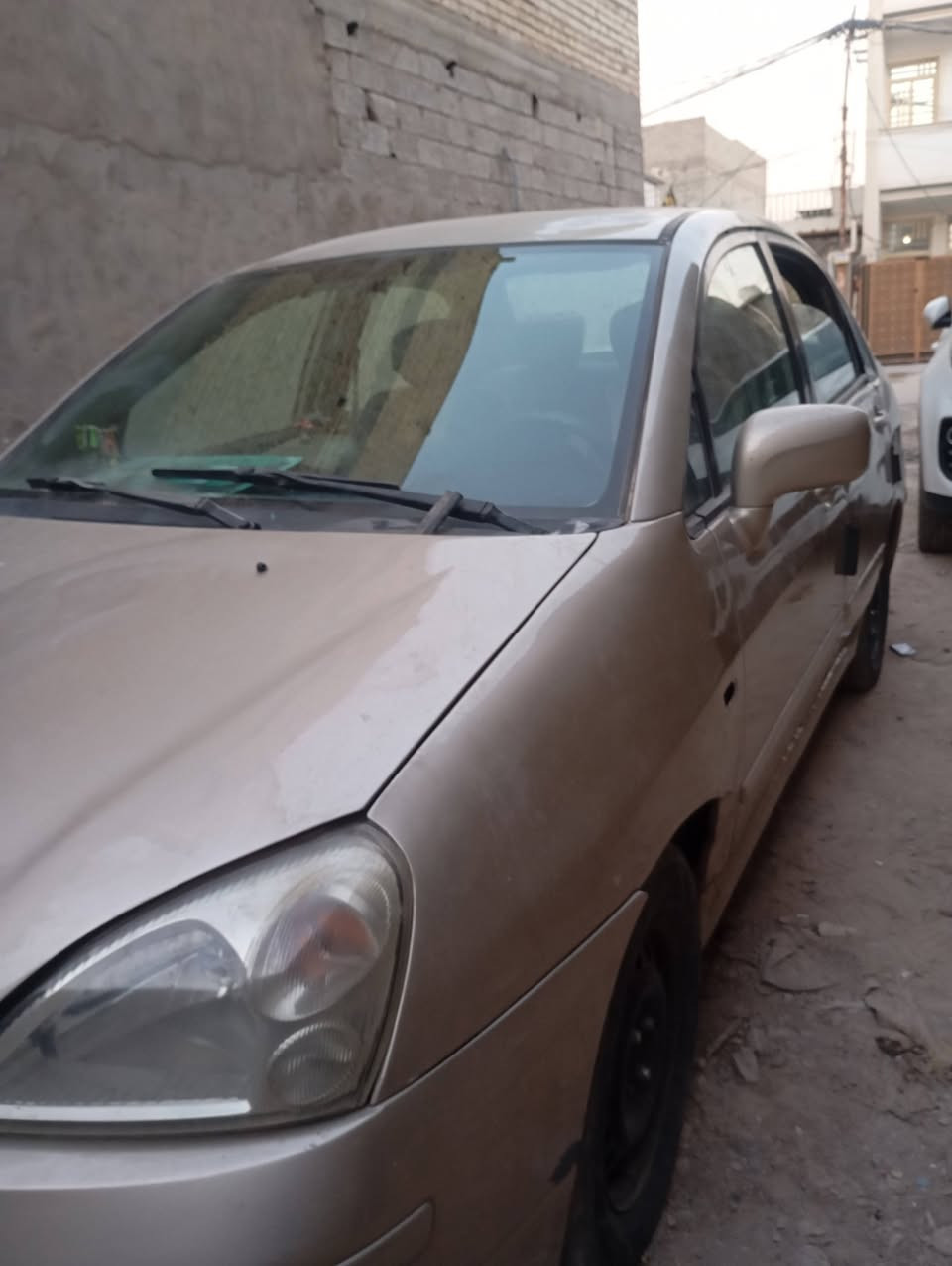 سلام عليكم ساسوكي 2005صدر جديدي بيها كازكيت بس ماخابطه كازكيت موجود بس انت شده وعوزها زوج تايرات 
السعر 38وبيها مجال 
***********
