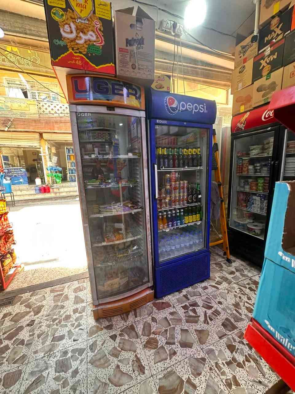 السلام عليكم اسواق للبيع مكان البلديات ضياء الحلفي مدخل البانزين خانه سبب البيع عدم التفرغ الله شاهد الأسواق شغاله خير من الله تحتوي عل 6برادات للمحل كولا وبغداد للشركه 
مجمدات ثنين وحده للمحل وحده للشركه   سستم كامل كامرات معا مكيف تبريد معا مبرده ام الخرطوم الاتصال عل الرقم للسعر ***********
