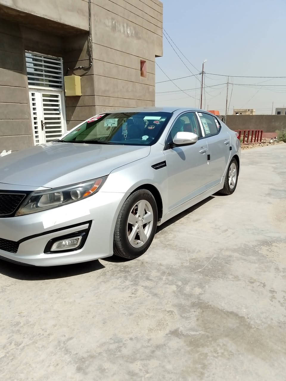 اوبتيما 2015 وارد امريكي حادثها جاملغ وبنيد والباقي كفاله 
 رقم شمالي الجديد بأسمي شرط التحويل 
شرط السونار  مكينه 2400 حداديه جديده تخم تاير تبريد ثلج منضومه زنون اصلي السياره جديده بمعنى الكلمه وبلعافيه عل يأخذها  مرواس ب اوباما 10  12 13 
السعر 123 وبيها مجال لطيبين 
مكان السياره الديوانية 
***********
***********

