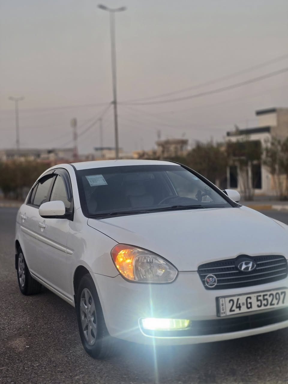سياره للبيع 
هونداي اكسنت2010
وارد امريكي 
ماشيه  189 حقيقي
الضرار نص الباب الي وره السائق معدل عل بارد وراس البوند معدل عل بارد
الكير ومحرك شرط لانفخ ولاصرف وحجم المكينه 16 من الشركه ول تبريد شغال 
***********
***********
