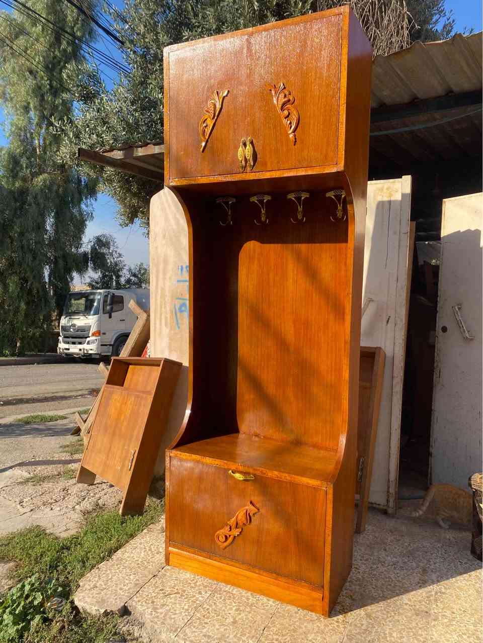 زاوية ملابس • نظيفه جدا • موصل