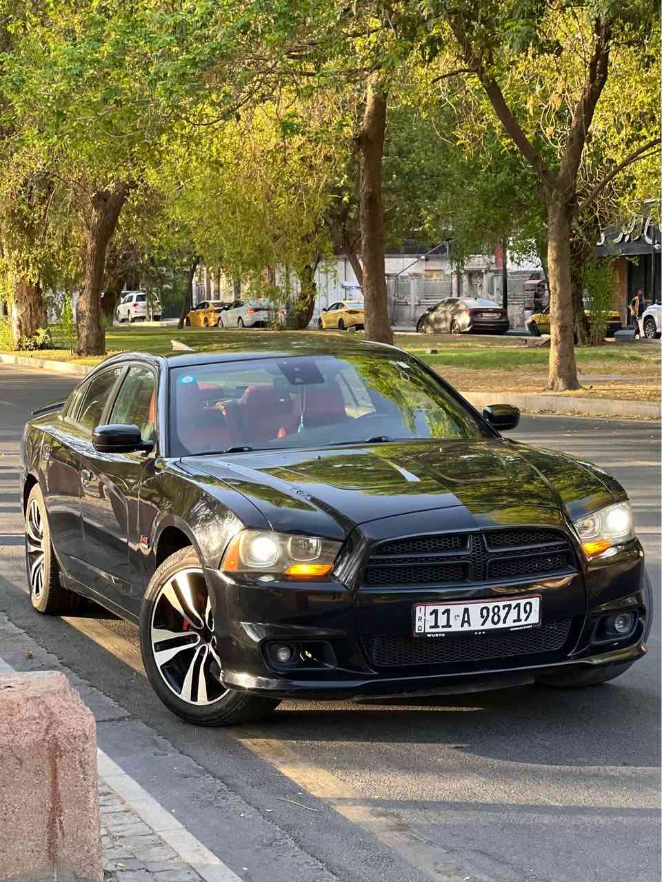 اقرا التفاصيل وخابرني ع شوفه 
جارجر 2012 خليجي 
رقم بغداد باسمي 
مكينه 8 سلند 5700
مواصفات 
فتحه بصمه شاشة اكبر حجم كشن كهرباء وتتفئه
دبل جام وعازل حراري تشغيل عن بعد هيترات مري 
سستم صوت الباين كامرا خلفيه وكل الي كدامكم 
السياره تو ويل داخل احمر 
ملاحظة السياره خليجي مو امريكي بدون حادث 
طخه بالجاملغ بسيطه ومبدل فقط لا داخل ولا ايرباك
مكينه كير تبريد حداديه اكسل نضافه 100‎%‎
هزه وتجديد سنويه وارقام جدد 
مكاني بغداد 
سعرهه 144
رقمي *********** بغداد, العراق
