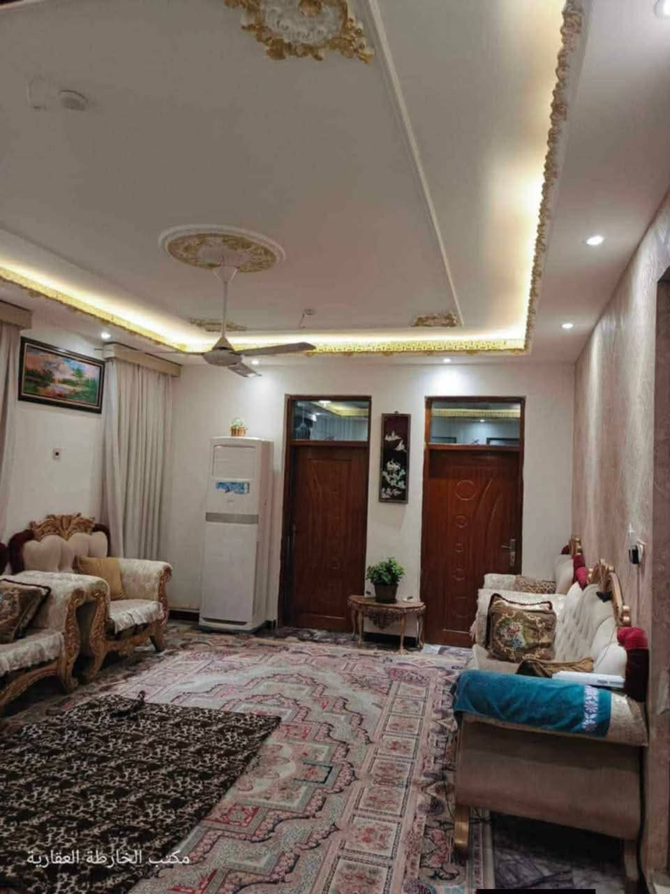 دار للبيع طابو ملك صرف الموقع حي الضباط الاولى مقابل سنتر الاسعار المساحه ١٩١ متر مربع بناء سنه ٢٠١٨ طابقين الاول يحتوي على صاله هول مطبخ غرفتين نوم مجمع صحيات الطابق الثاني غرفه نوم هول مطلوب مبادره ٨٠ مليون القسط الشهري ٤٣٨ ألف للاستفسار مكتب النبل للعقار والبناء والهندسه *********** واتساب ***********
