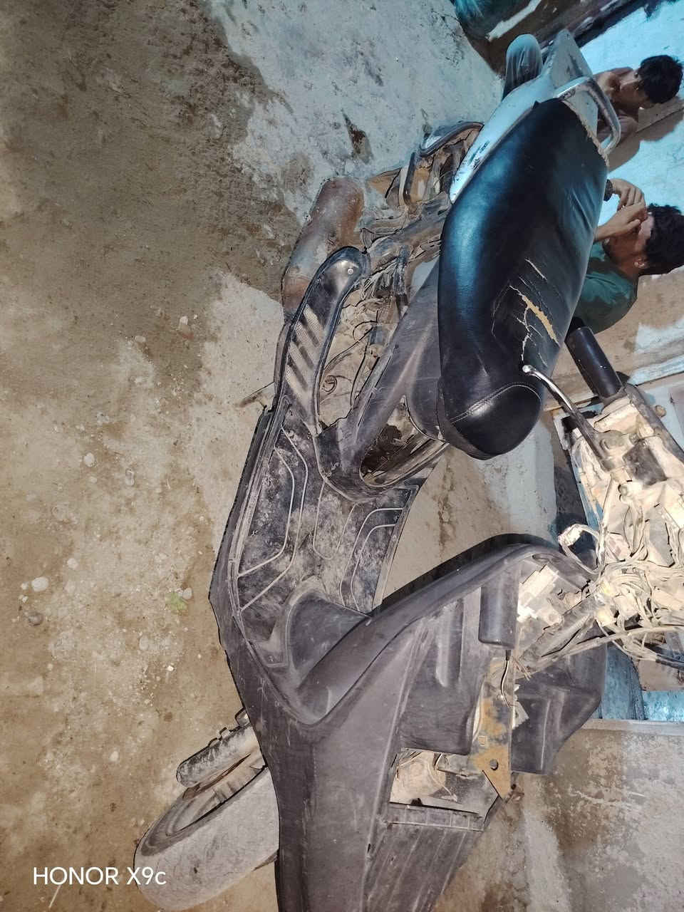 فضائي ١٤٠ • نظيفه • هندر واحد