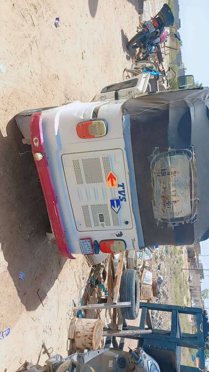سلام عيني تيك توك للبيع موديل 20.كل عطر ما بيه محرك نظيف ما مفتوح تائرات مالاتها كلهن جدد اوراق بصره*********** السعر4
