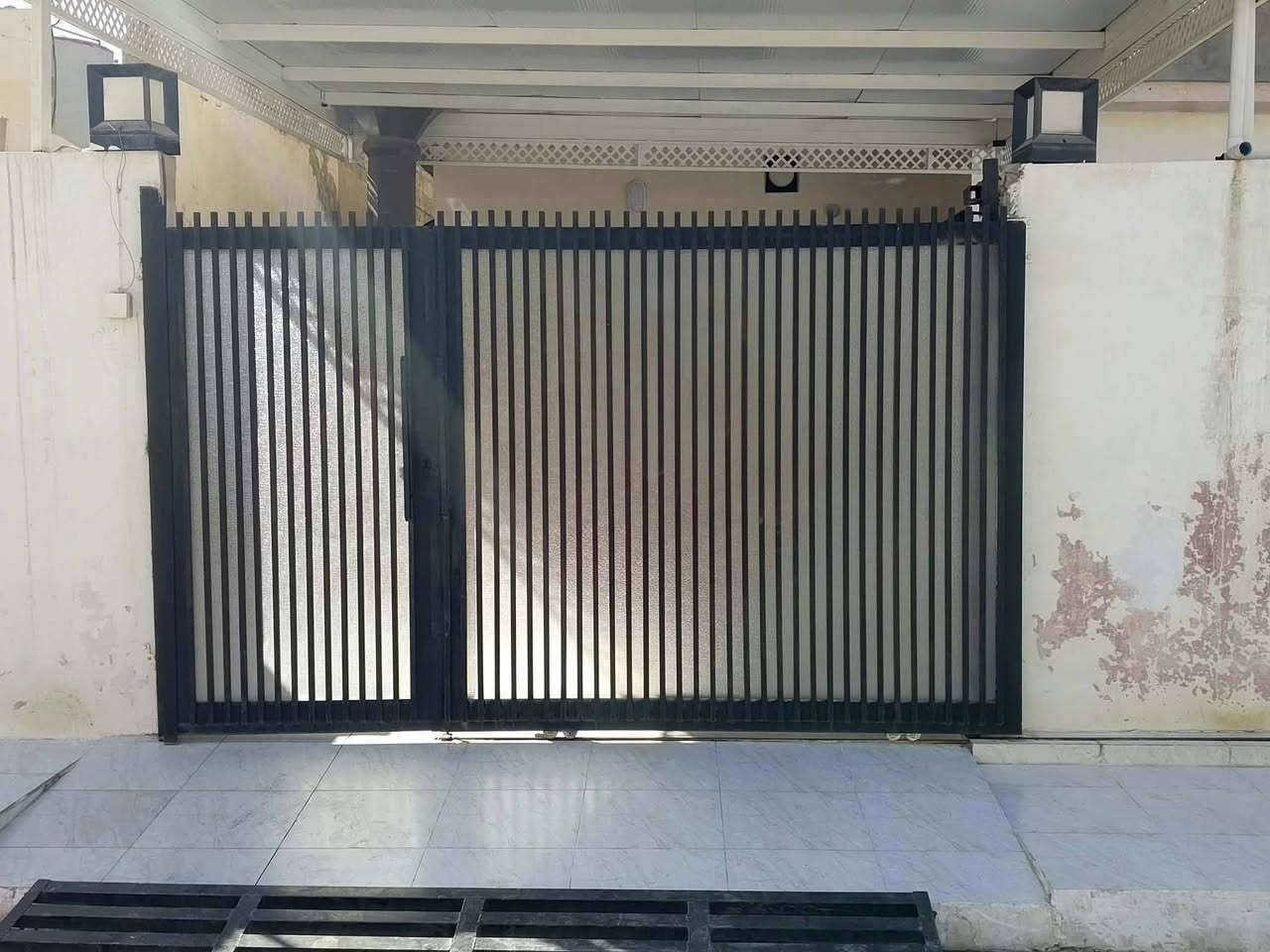 ابو همام الحداد كافه انواع موديلات قمريات وابواب ومحجرات وتغليف قمريات ‏‪***********‬
