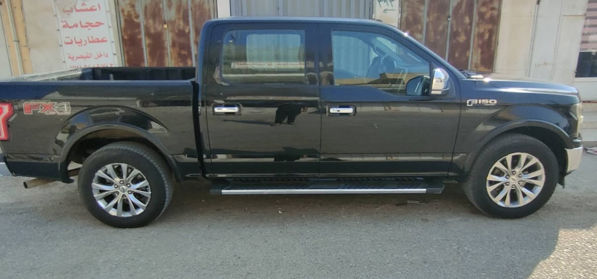 فورد F150  لاريات  2020 فول مواصفات باب طويل بدي قصير
السيارة ماشية 56 الف ميل جديدة 
محرك 5000 / 8 
فور ويل 
دبل بانورما 
تدفئة تبريد كشنات ستيرن 
انارة داخلية 
تشغيل عن بعد 
3 انظمة قيادة 
كشنات جلد اسود وهواي مواصفات اخرى ...

السيارة مديومة بالكامل ربع متصرف عليهة 
تخم تاير جديد 
دسكات جديدة 
برمجة جديدة 
دهن كير واكسل وبريك كلة جديد 
السيارة جاهزة للاخير 

الضرر 3 قطع البنيد مبدل وباب السايق والجامرلغ الخلفي صبغ بدون شواصي بدون ايرباك 
صور السونار موجودة
 السيارة وارد كندي رقمه بغداد بأسمي 

للاستفسار  السعر خاص 

***********
