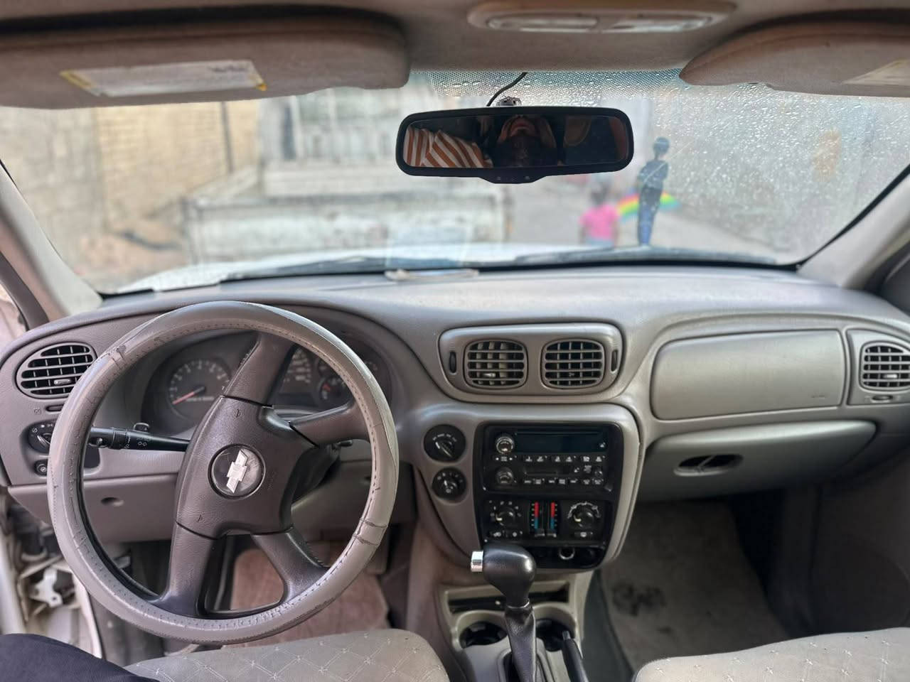 بلايزر ٢٠٠٥ محرك قبغ ابيض حاوية جديد كير جديد تبريد جديد انطيك بيه ضمان ترايك لاوروبا ... ابيعك احزام .... صدر امامي خلفي جديد... ... داخل السياره كله جديد ... سياره رقم كركوك دولي باسمي شرط تحويل مباشر  سعرها ٧٥ ورقة ... للاستفسار الاتصال ***********      ....
