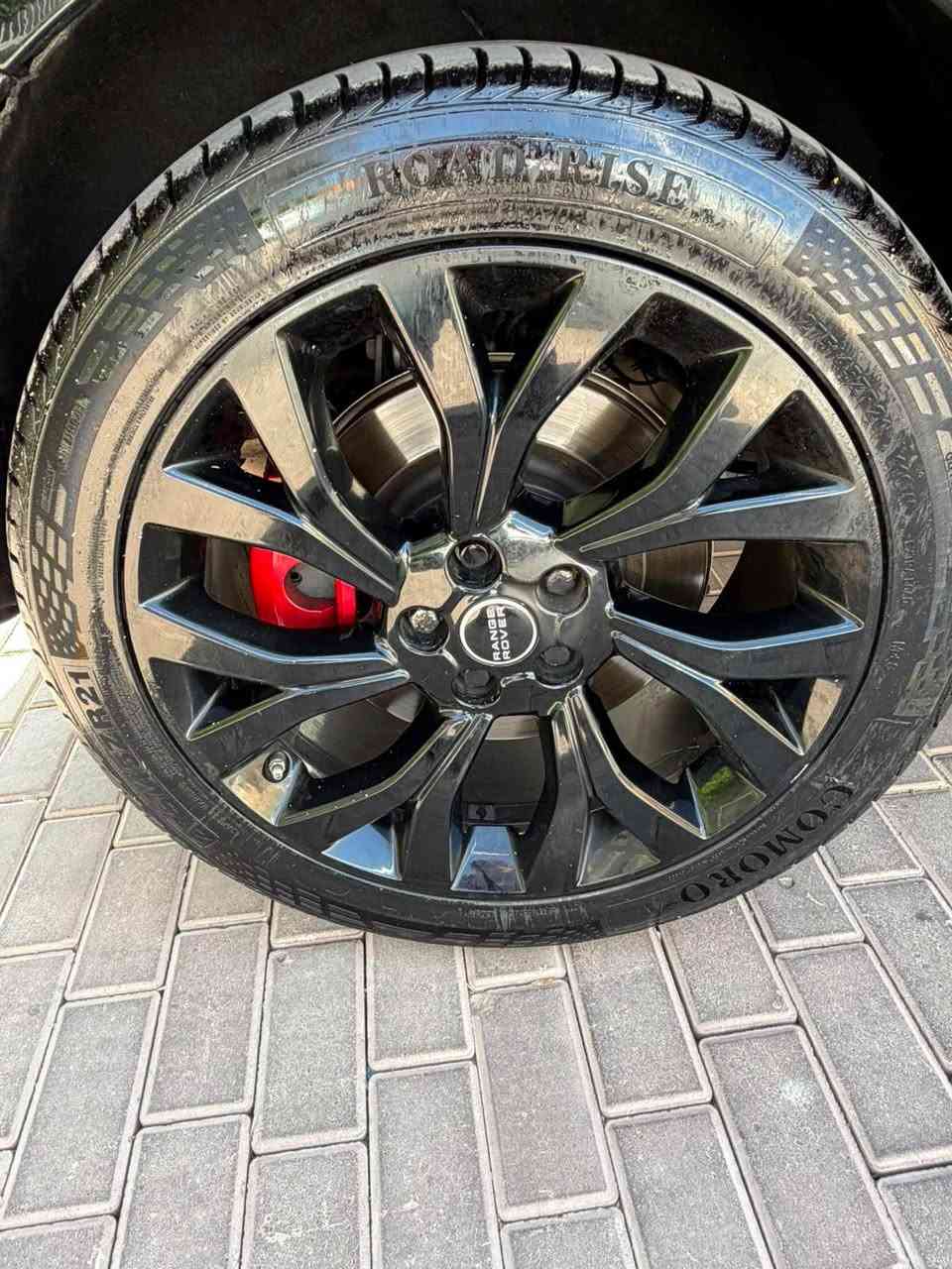 للبيع 
رانج روفر سبورت اوتوبايكرافي p525
موديل 2019 
محرك  8 سلندر  سعة 5.0 لتر سوبر جارج 🔥

السياره وارد اوربي الماني كلين تايتل
ضمان بشرط انتر بول 

ماشيه 58  الف كيلو
ابواب ٤ شفط 
دواسه اوتو كهرباء 
المقاعد الامامي والخلفي تدفئة وتبريد
مقاعد امامية مساج وتدليك بوضعيات مختلفة
تدفئه ستيرن 
اناره محيطيه متغيرة
وانارة داخليه مخفية ملونة
وضعيات قيادة رياضية خاصة ، Dynamic sport
جكات تحكم 
صندوق كهرباء 
ثلاجة وثلاجة اكواب
تحديد مسار 
نقطه عمياء 
رادار امامي + خلفي + جانبي 
بانوراما 
مري شفط اوتو 
شاشه متحركة تدعم ابل كار + اندرويد اوتو 
شاشات خلفية تحكم لمس 
ستيرن كهرباء
.خزن ميموري 
.كشنات كهرباء 
.الداخل تو كلر
احمر اسود 
.اناره ترحيبيه بالمري
.كامرات 360
.بصمة عدد ٢
.كشنات جلد تبريد + تدفئة
.داتا شو
.لايت زنون +لد
.كشافات 
.جكات 
كله بحاله وكاله 
.رقم أربيل هزه فحص كتاب تضليل كله قبل شهر 

مكاني سليمانية او بغداد 

سعر 44،500$ وبيها مجال 

رقم
*********** بغداد, العراق
