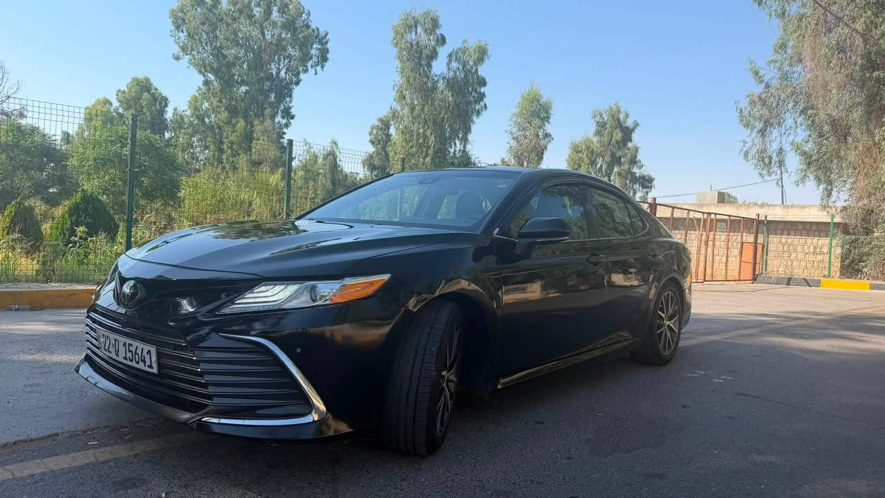 � للبيع | Toyota Camry XLE 2023

✨ كامري XLE موديل 2023
🇺🇸 وارد أمريكي
🖤 اللون: أسود
⚙️ المحرك: 2.5 لتر 4 سلندر
💪 القوة: 203 حصان
🔄 ناقل حركة أوتوماتيك 8 سرعات
⛽ اقتصادية بالوقود ومناسبة للاستخدام اليومي والسفر

🔹 فئة XLE الفخمة
🔹 داخلية جلد
🔹 مقاعد أمامية كهربائية
🔹 تسخين وتبريد للمقاعد الأمامية
🔹 تبريد قطعتين 
🔹 شاشة متعددة الوسائط
🔹 داتا شو و بانوراما 

🔹 Apple CarPlay & Android Auto
🔹 أنظمة أمان ومساعدة للسائق من Toyota Safety Sense
🔹 إضاءة LED
🔹 جنوط ألمنيوم

📍 السيارة موجودة في الموصل

📞 للاستفسار والتفاصيل:
الممشى والسعر والحالة مراسله واتساب 
***********

🔴 السيارة قابلة للفحص في أي مكان يختاره المشتر
