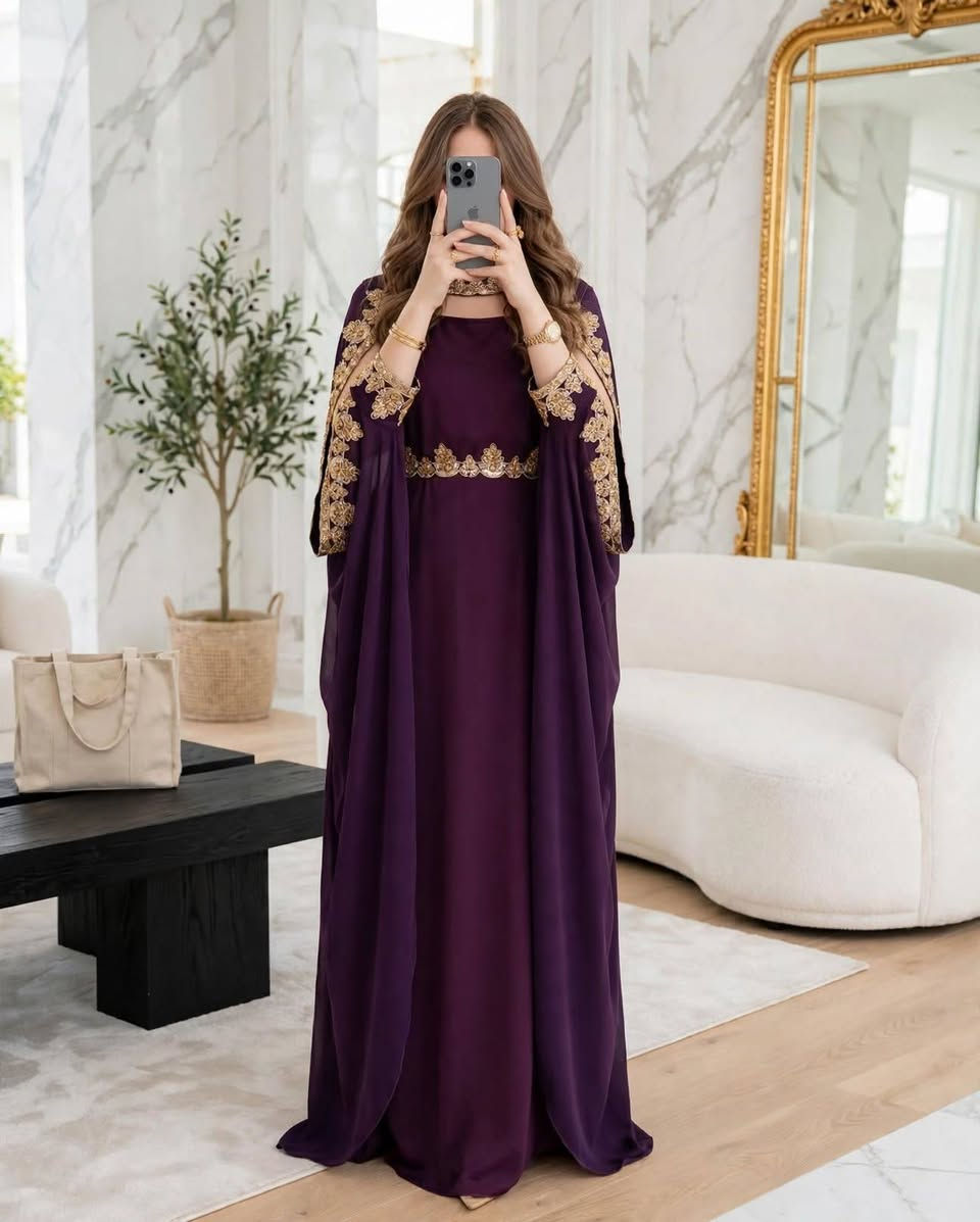 لو تفرين المحلات كولها متلكين هيج اسعار مناسبه وخامه راقيه 😎

👑🦋قفطان شيخة العراق 👑🦋

مكون من 3 قطع 
فستان داخلي شيفون مبطن بفيزون
بشت خارجي شيفون 
مع احزام

🎨🎨 متوفر ب 7  الوان 😍
🎗️التلبيس :-  من وزن 60 الى وزن 110
للحجز راسلونا واتساب ***********📲
