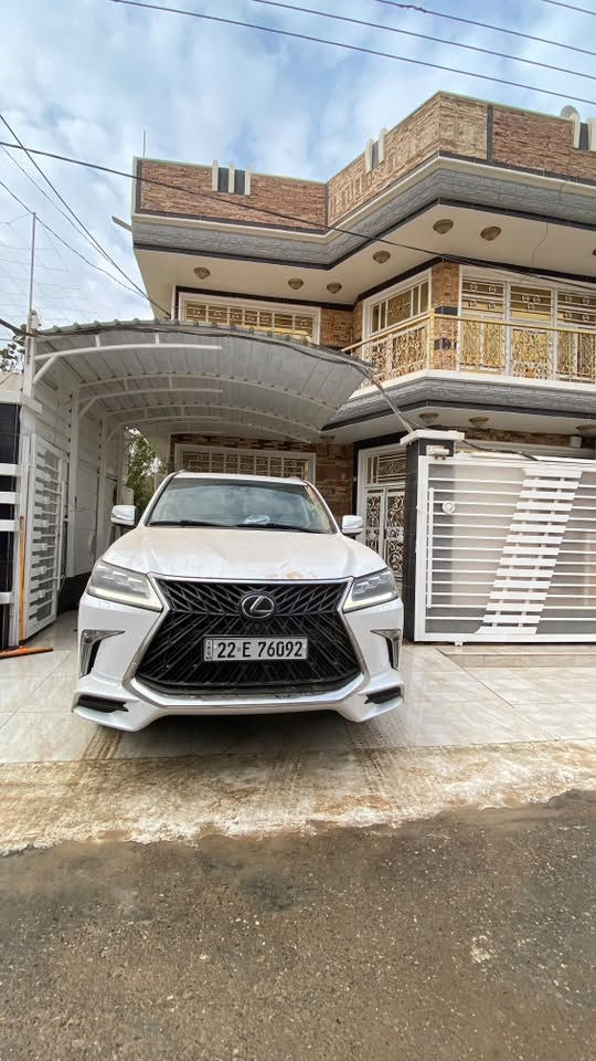 السلام عليكم
الكزس LX570 2019
السيارة بيه بارد على كد أربع أصابع وره باب 
السايق نفسه الباب بس ضابين براغيه لا
مفتوح ولا ابد 
بقيه السيارة ماشية: 88الف 
مكان السيارة :ديالى 
السعر 690 وبيهة مجال 
رقم البائع***********
