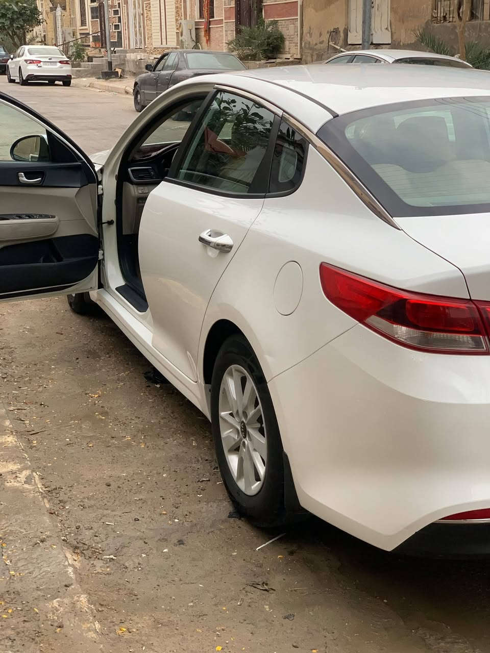 السعر 175
كيا اوبتيما خليجي موديل 18كفاله سياره فقط جاملغ امامي صبغ الخليج بدون فتح سياره مال جناي مكينه كير تبريد  قطعتين حداديه شركه سياره جاهزه امرايه شفط سياره باسمنه مداور ثاني يوم رقم انكليزيسياره العنوان ناصريه مركز ***********
