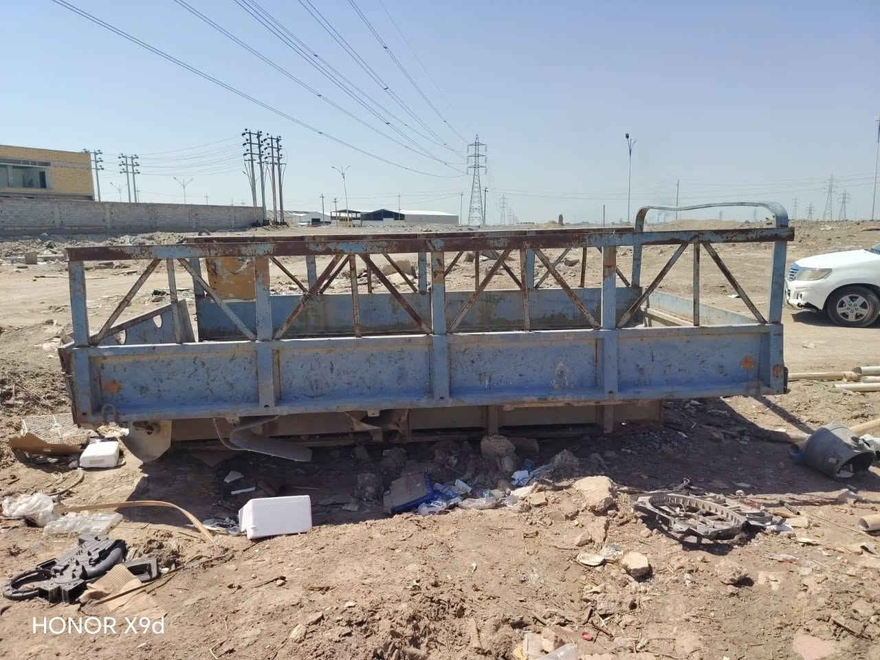 اللبيع حصنيه ادوت ادوات محرك وكير جداد وبرك هاو سعر مليون ٣ونص وبيهاه مجل معه بدي***********

نص مكتوب في الصور:
- HONOR X9d
