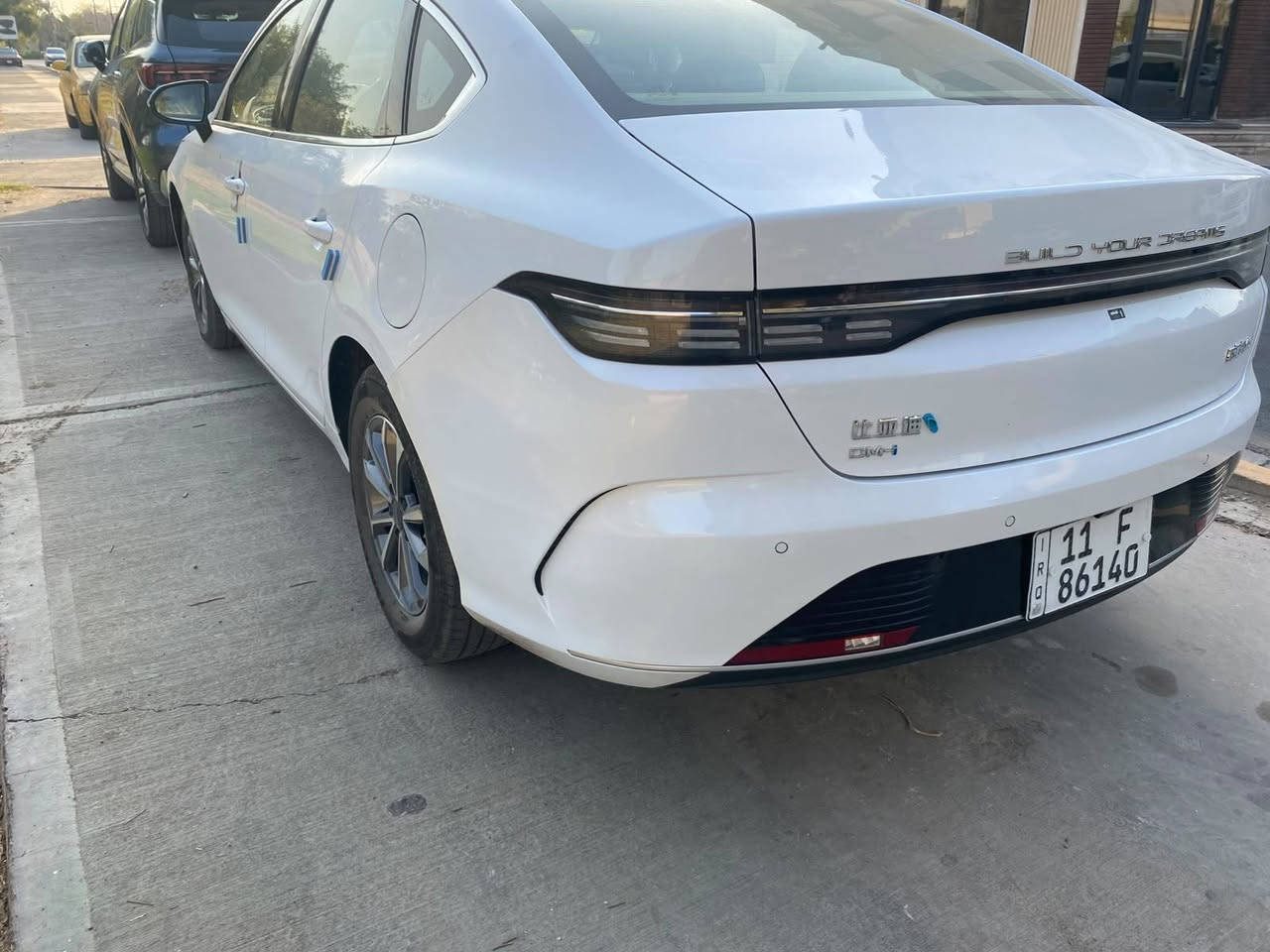 السلام عليكم byd دسترويل2025 داخل ابيض كشنات رياضية مدوشمة بيه بس دعامية خلفيه صبغ السعر 19200 الدورة حي الصحة ***********
