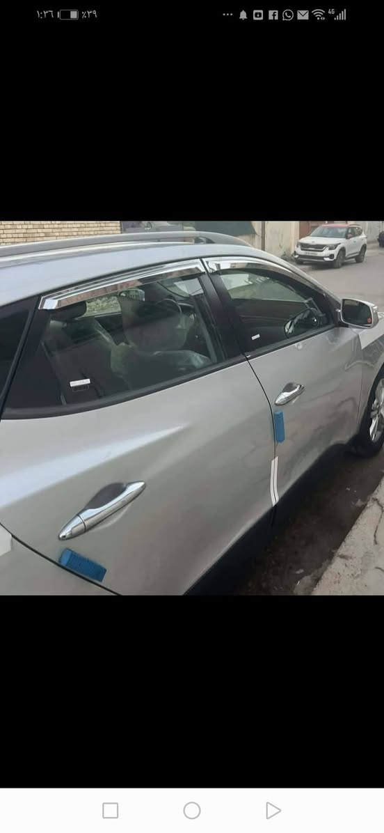 عندي توسان ٢٠١٣ محرك ٢٤٠٠ دوش وارد ضرر بسيط بدايه خشم البنيد ومعدل نفسه صبغ بيها ٤ قطع رش فقط قليل حالوب سيارة ليبل واحد تحكم اربع جهات كشن جلد تدفئة كشنات نظام Eco سايد برك قدم نظام مانع انزلاق حداديه جيده منظومه وقود جديده اطارات جيده منظومه تبريد جديده بأسمي رقم بغداد انكليزي للبيع او  مراوس  السعر ١١٠ وبيه مجال الاتصال ***********
