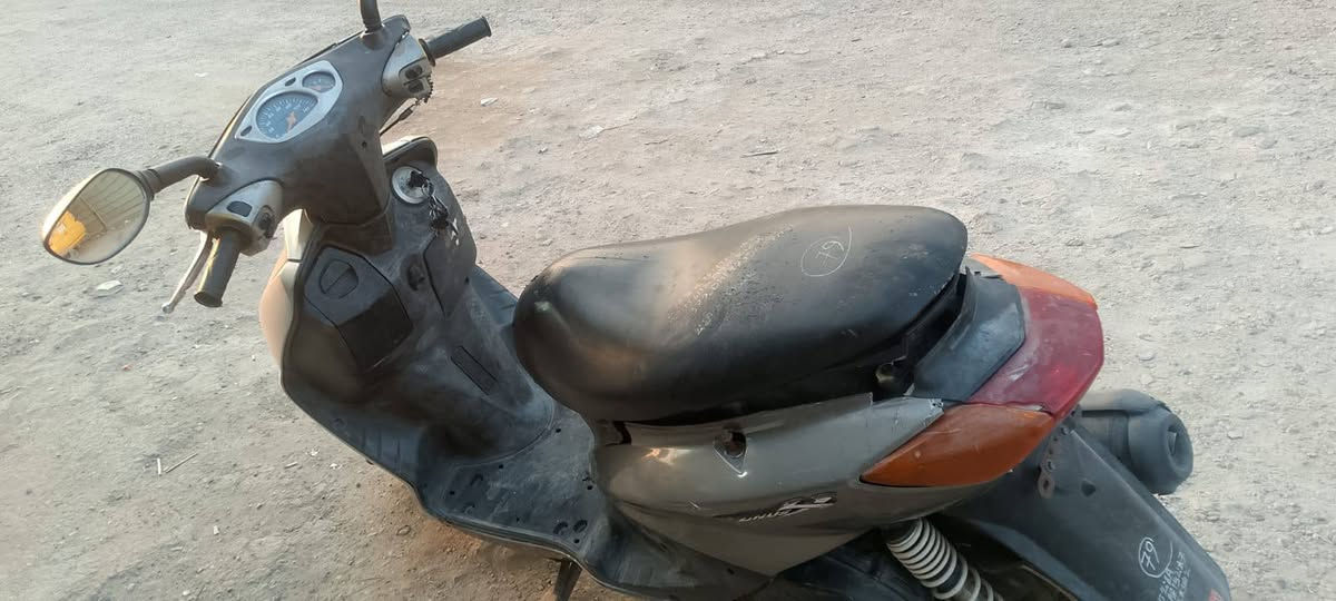 السلام عليكم دراجه سكنز 140 للبيع محرك نضيف ما مفتوح نقصها باتري سعرها 375 وبيها مجال مكاني الاسكان شارع مستشفى الطفل للتواصل ***********
