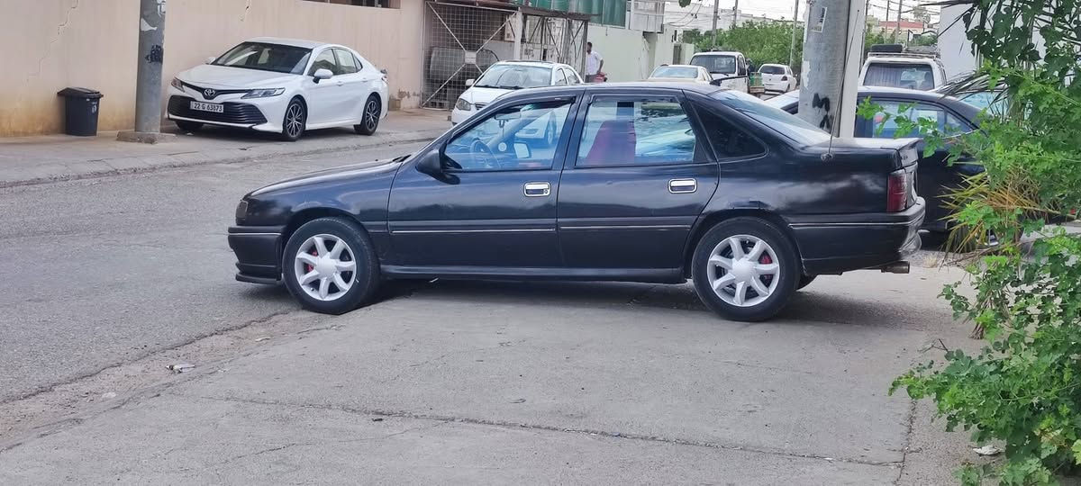 فيكترا • ١٩٩٠ • مكينة ٢.٠