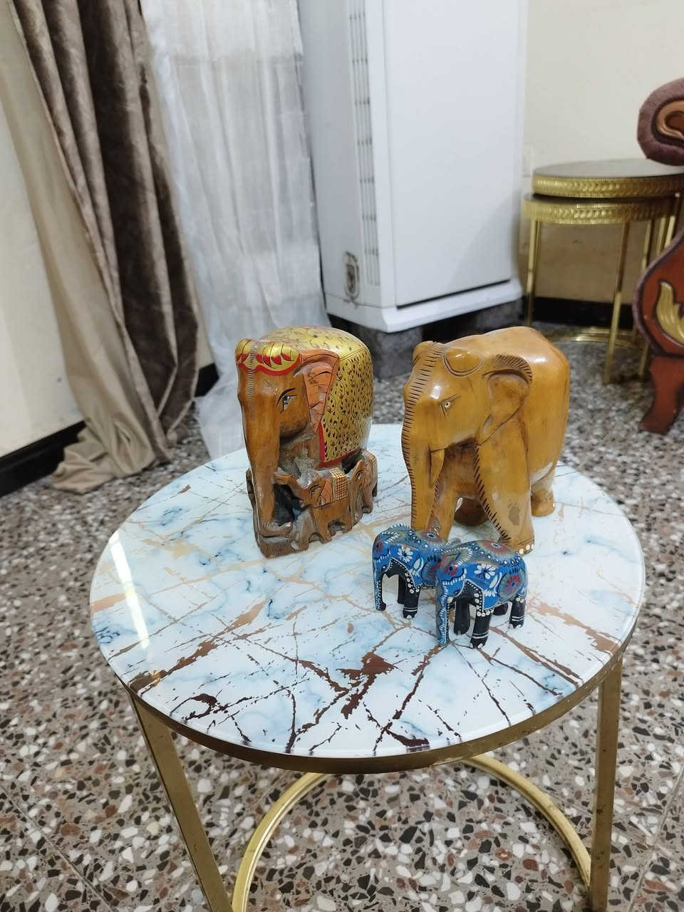 السلام عليكم مجموعة اغراض انتيكا كلمن وسعره 
***********
