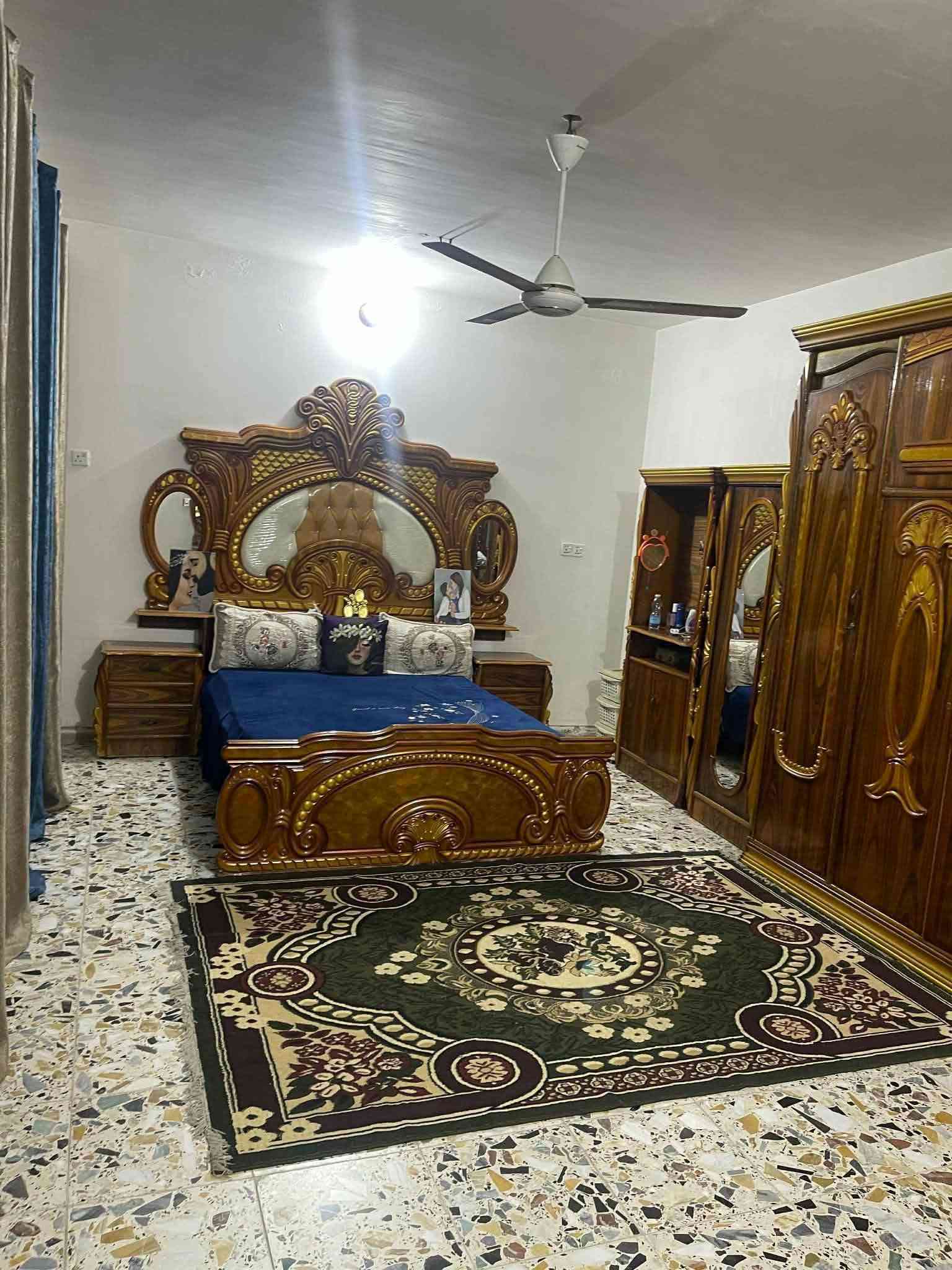 السلام وعليكم
بيت للبيع شارع احمد الوائلي قرب قصابه مسلم وإخوانه ثاني بيت عن الشارع المساحة ١٥٠ م الواجهه /١٥ النزال/١٠ يحتوي على ٤ غرف نوم واستقبال وصاله ومنور ومطبخ  للاستفسار الاتصال على الرقم *********** طابو صرف زراعي

