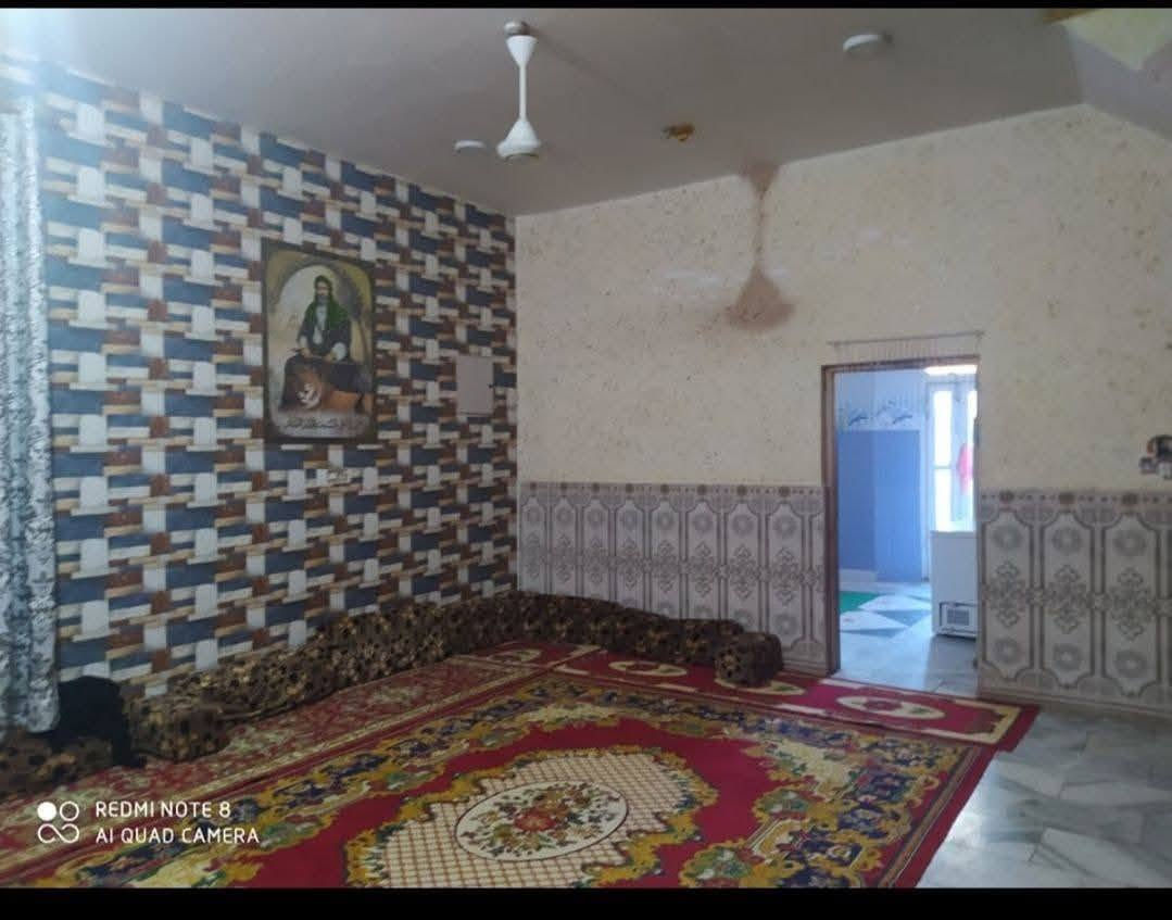 السلام عليكم ✋           بيت للبيع🏠 بناء حديث🏡
الموقع : حي اور الثانية2️⃣  شارع السبيس خلف جامع  الهدى  🕌🕌 
المساحة: 200 م على ساحة  
تفاصيل البيت العقار مكون من طابقين2️⃣  كونكريت  
#الطابق الاول1️⃣ من كراج خارجي 🏡ودرج شقه خارجي🪜  و من غرفتين2️⃣نوم 🛏️ و صالة واستقبال 🌿  ومطبخ 🧑‍🍳  ومجموعة صحيات داخليه وخارجيه 🚻 
#الطابق الثاني 2️⃣ يتكون من 4️⃣ غرف نوم 
وصالة ومجموعة صحيات 🚻 
عندك عقار🛖 للبيع ماعليك فقط مراسلتنا✉️
على صفحه✋او على اتصل على وتساب 📜*********** https://chat.whatsapp.com/CgF4j4SEF8eL8MxtcRHqut?s=cl&p=a&mlu=4&ilr=4

نص مكتوب في الصور:
- DMI NOTE 8 QUAD CAMERA
- REDMI NOTE 8 AI QUAD CAMERA