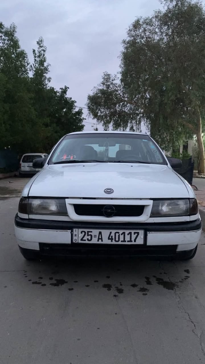 اوبل فكترا • ١٩٩٢ • محرك ١٫٨