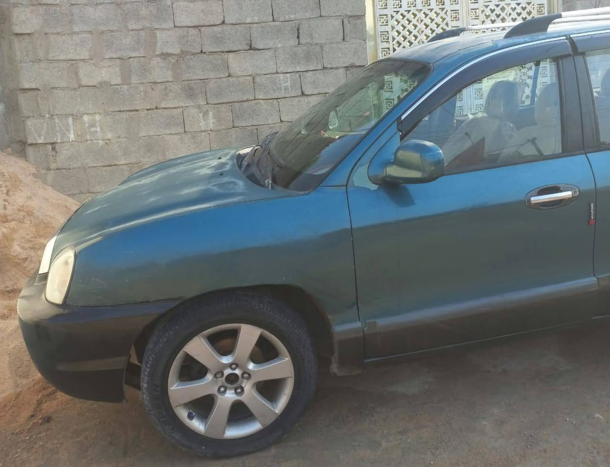 سنتافيا للبيع موديل 2001 سعر 60 ورقة وبيها مجال للتواصل *********** مكلف بل نشر فقط
